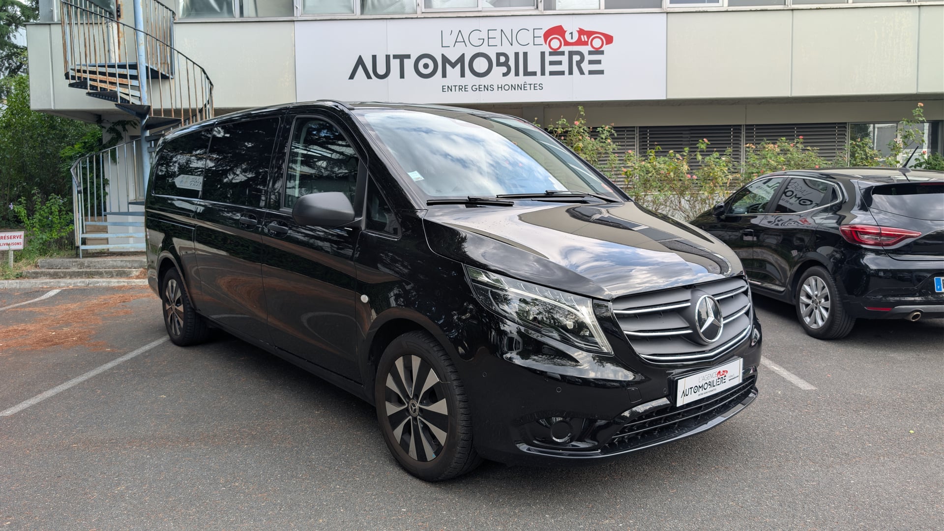 Mercedes-Benz Vito Tourer Select Extra long Tourer 114 1.9 CDI 16V 9G-TRONIC 136 cv Boîte auto