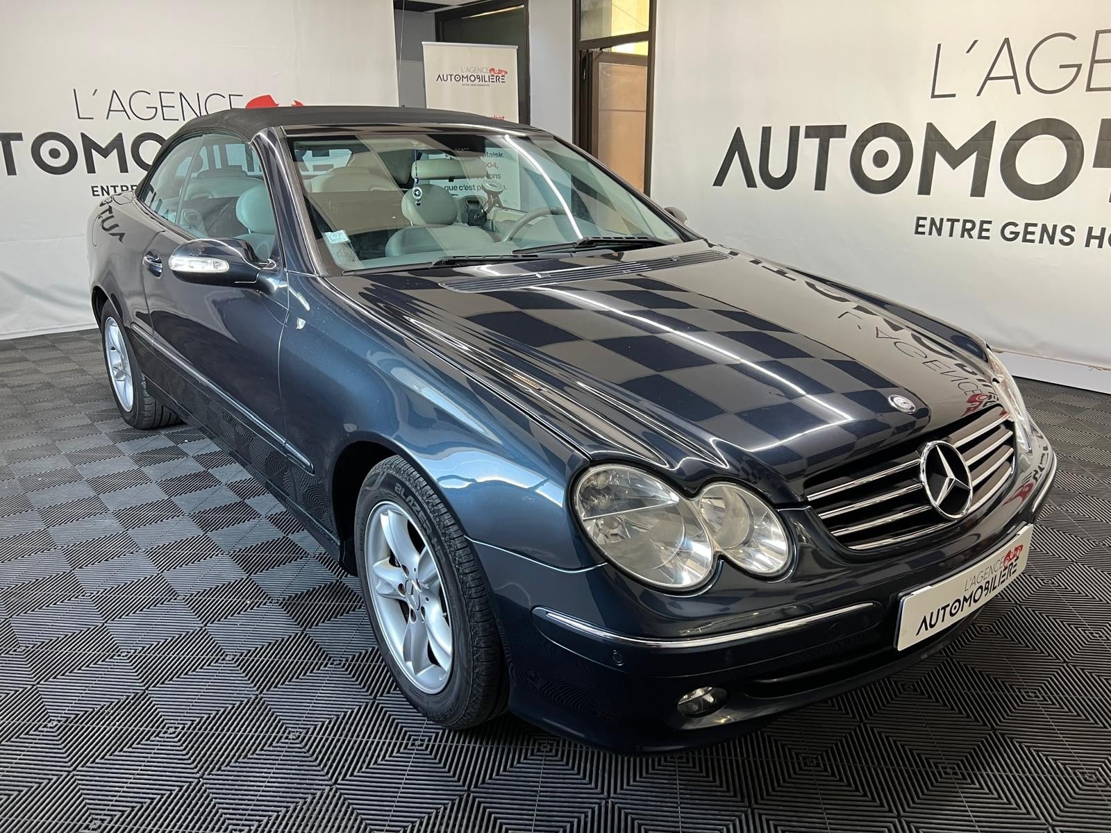 Mercedes-Benz CLK Cabriolet 240 2.6i V6 Avantgarde