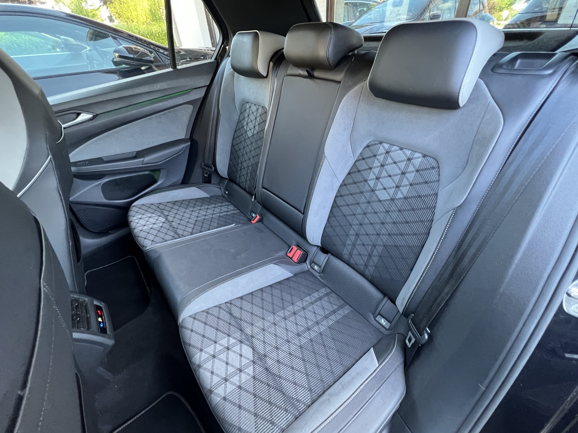 Volkswagen Golf VIII 2.0 tdi 150 R-Line DSG — 37