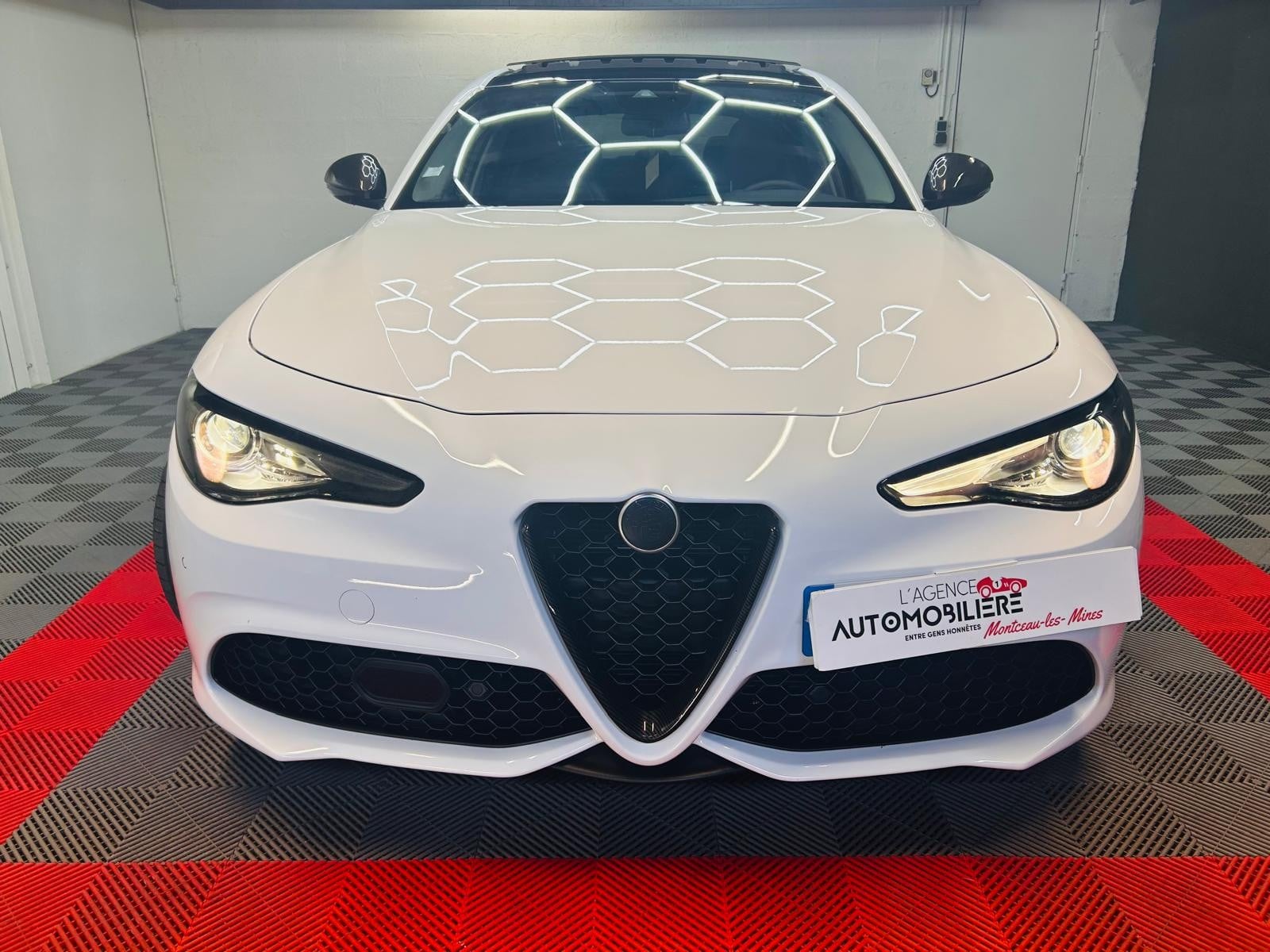 Alfa Romeo Giulia 2.0 T4 MultiAir 200 cv AT8 Sport – 52 500 km – Pack Black – Toit Ouvrant - Finition Sport — 2