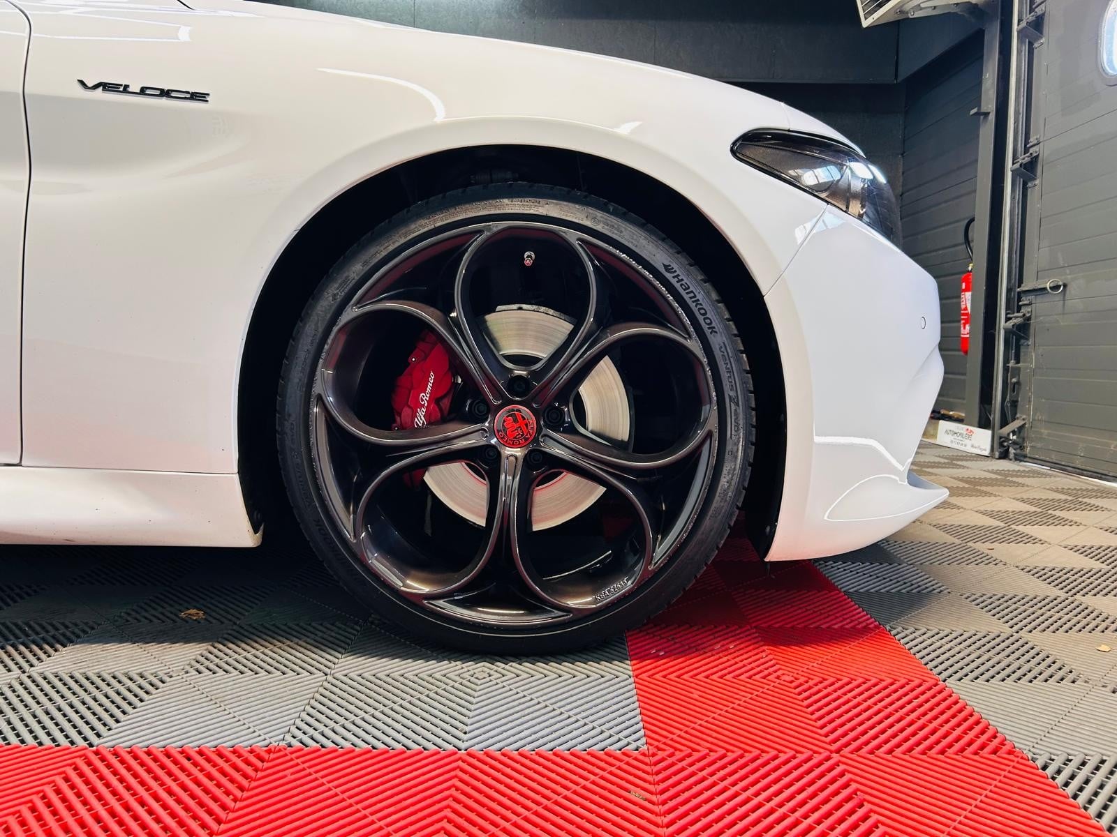 Alfa Romeo Giulia 2.0 T4 MultiAir 200 cv AT8 Sport – 52 500 km – Pack Black – Toit Ouvrant - Finition Sport — 24