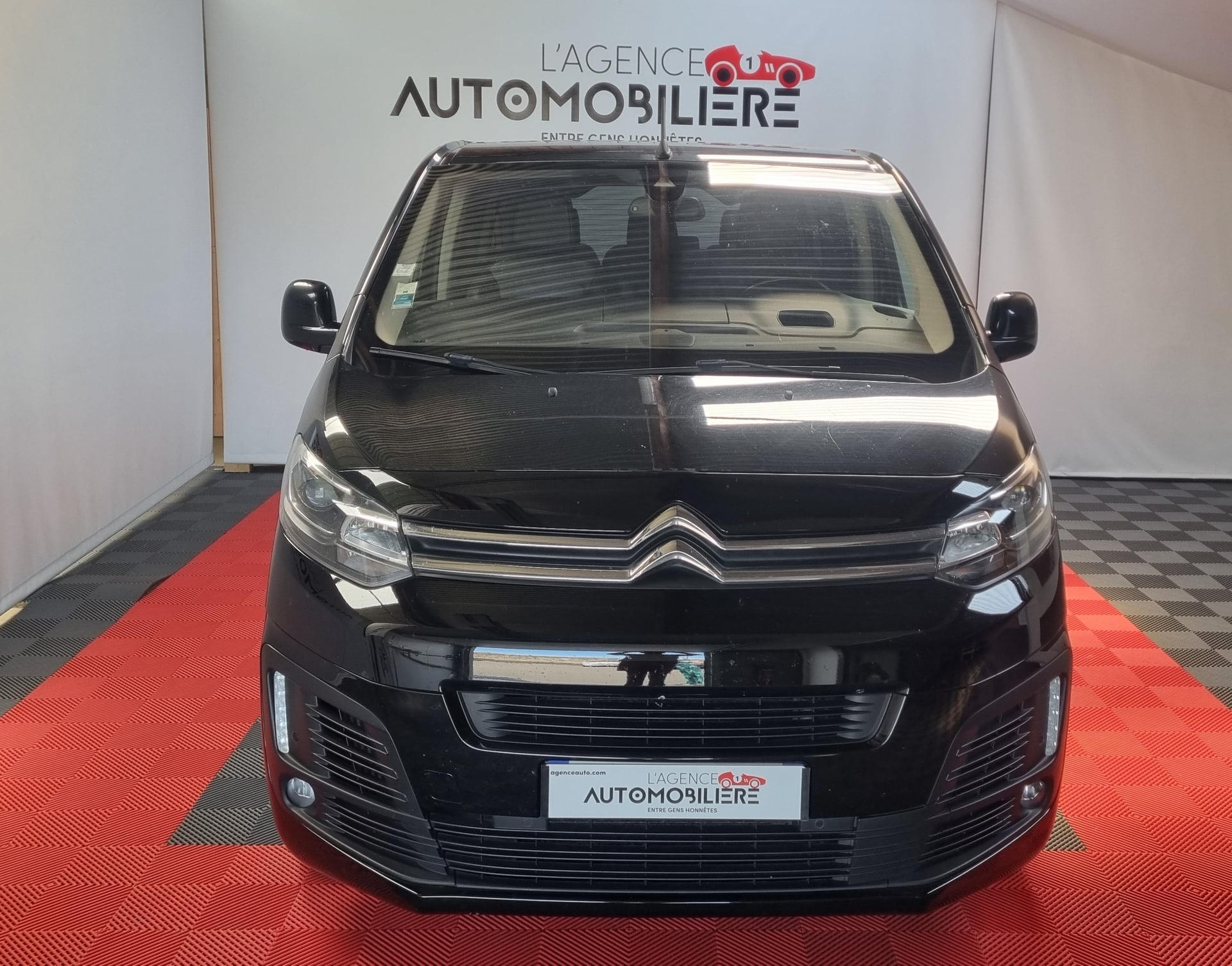 Citroen SpaceTourer SPACETOURER 8 PLACES SHINE 2.0 BLUEHDI 150 BVM6 TAILLE M — 2