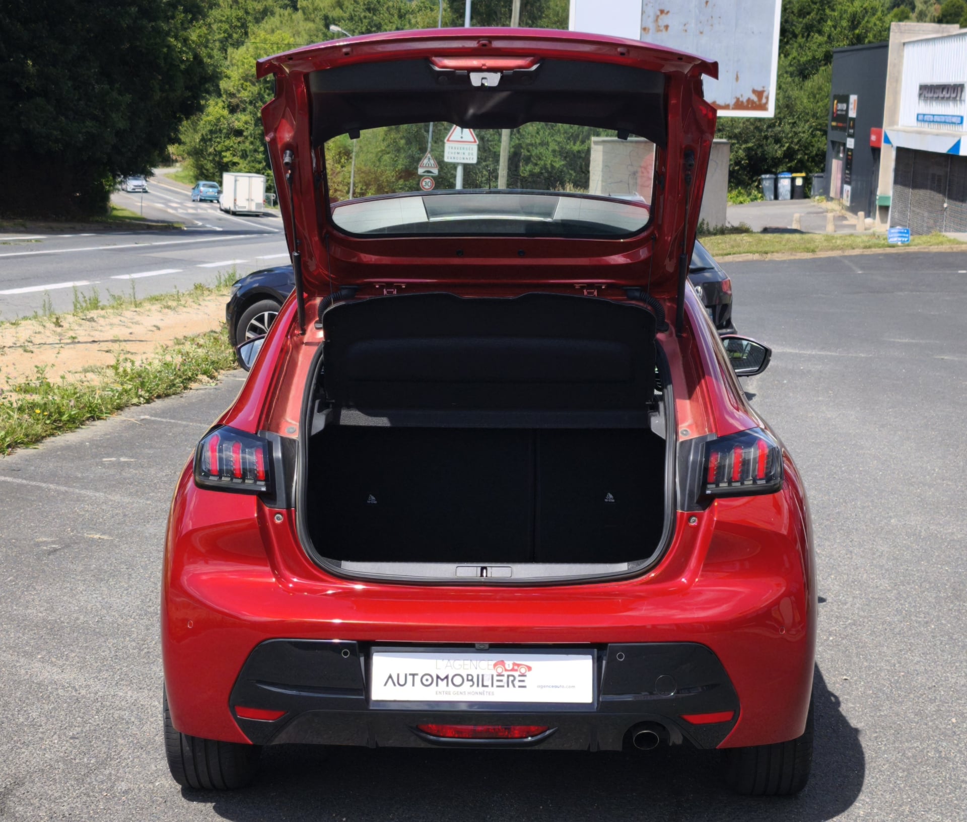 Peugeot 208 1.5 blue hdi 100 ch ALLURE — 36