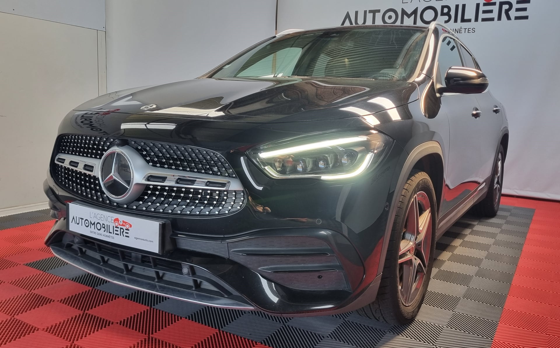 Mercedes-Benz Classe GLA GLA 250e 8G DCT AMG ÉDITION HYBRID 160 EQ-POWER 218cv — 40