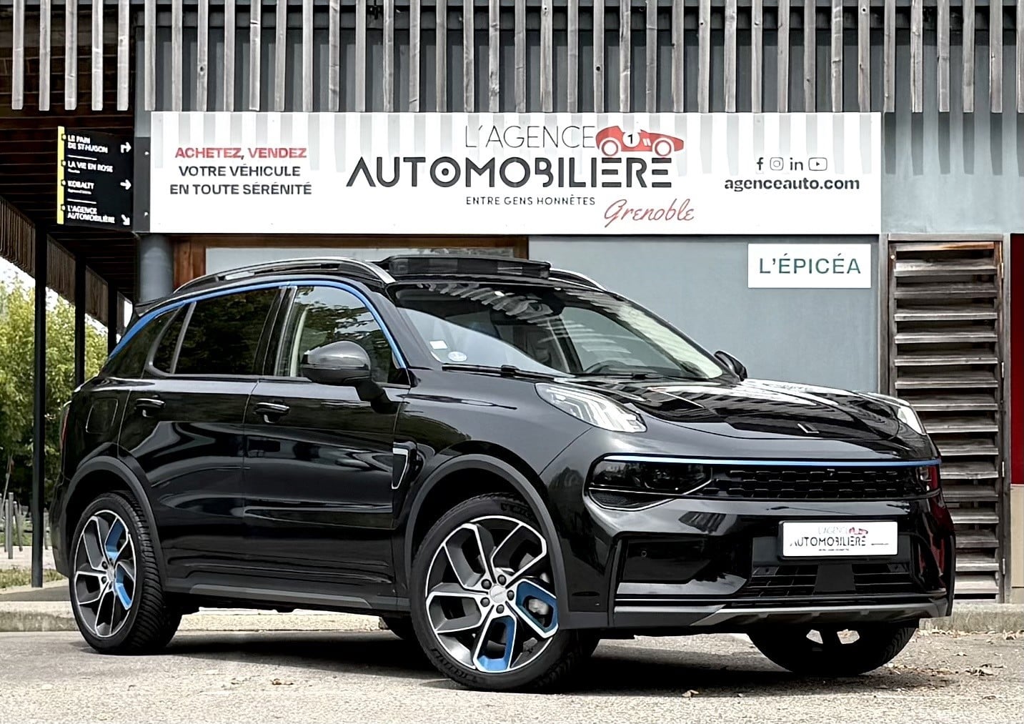 Lynk & Co 01 1.5 Ti 261ch PHEV DCT7 / Attelage - Entretien exclusif Volvo — 2