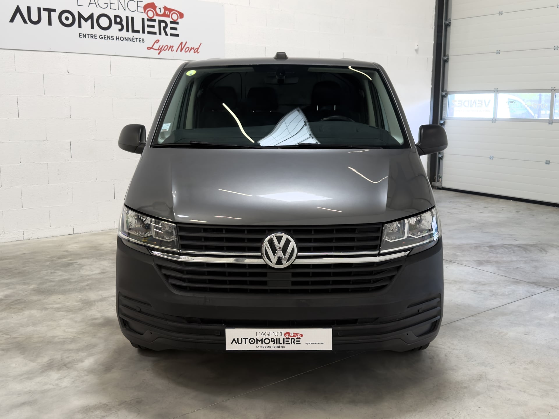 Volkswagen Transporter T6 L2H1 2.0 TDI 150 Business Line – 1°Main Français - Siège Chauffant - Carplay - Suivi complet - Distribution OK - TVA Récupérable — 2