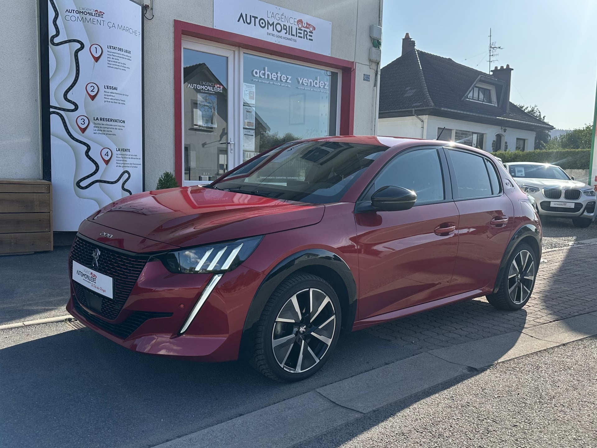 Peugeot 208 E 50 kWh 136ch GT Line - Première Main — 1