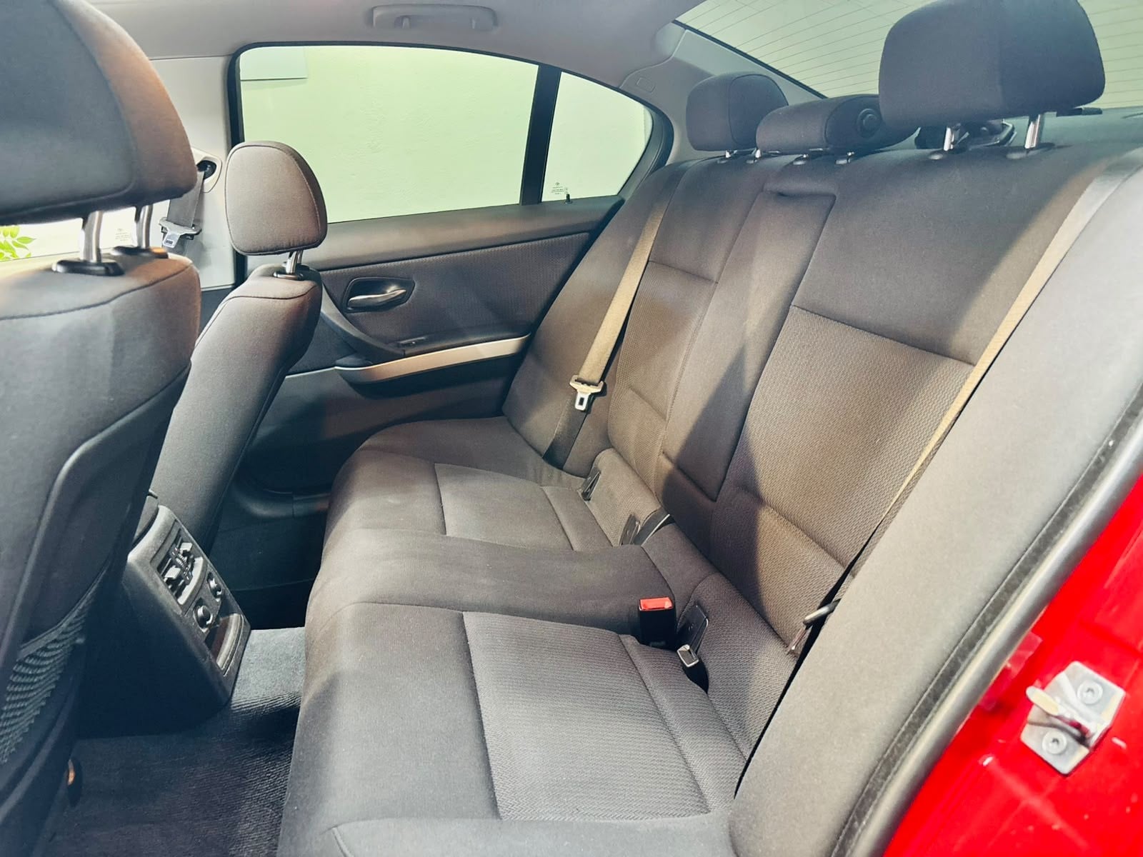 BMW Série 3 (E90) 330XDA 245 LUXE — 32