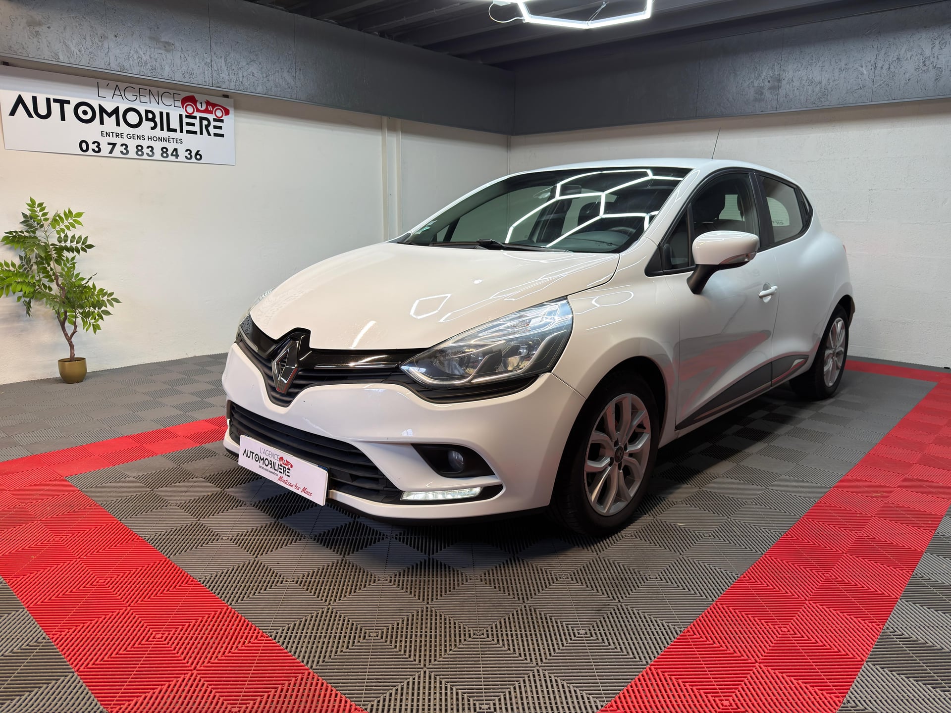 Renault Clio IV phase 2 Limited EDC Garantie 12 mois