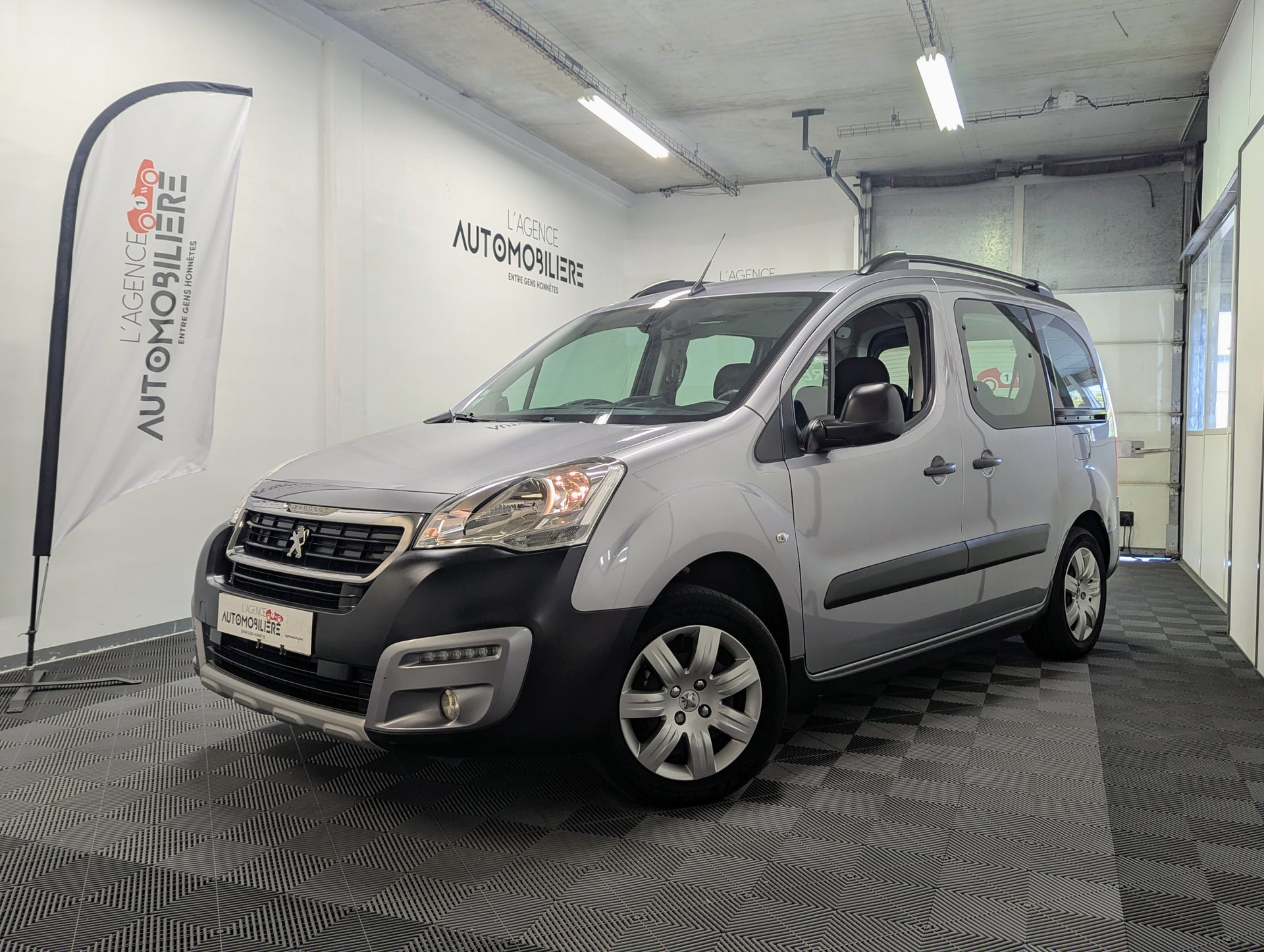 Peugeot Partner Tepee II (3) 1.2 PURETECH 110 S&S ACTIVE — 1