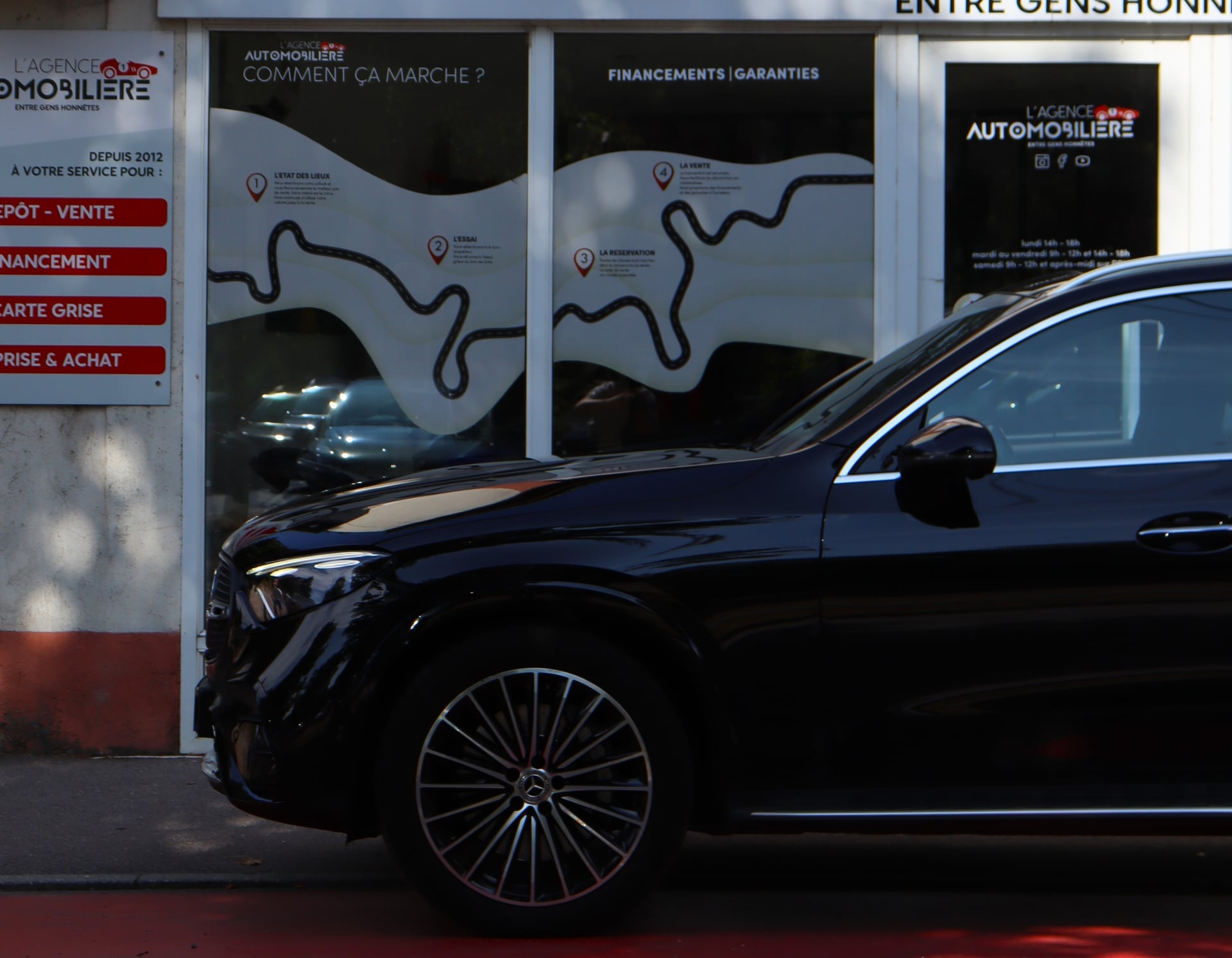 Mercedes-Benz Classe GLC 300e 313 EQ Power AMG-LINE 4MATIC 9G-TRONIC (Pack Off-Road, 4 Roues directionnels, Full options)) — 2