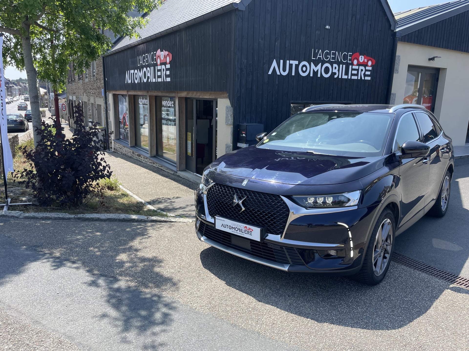 DS DS7 CROSSBACK 2.0 BLUEHDI 180 CH EAT8 GRAND CHIC RIVOLI — 40