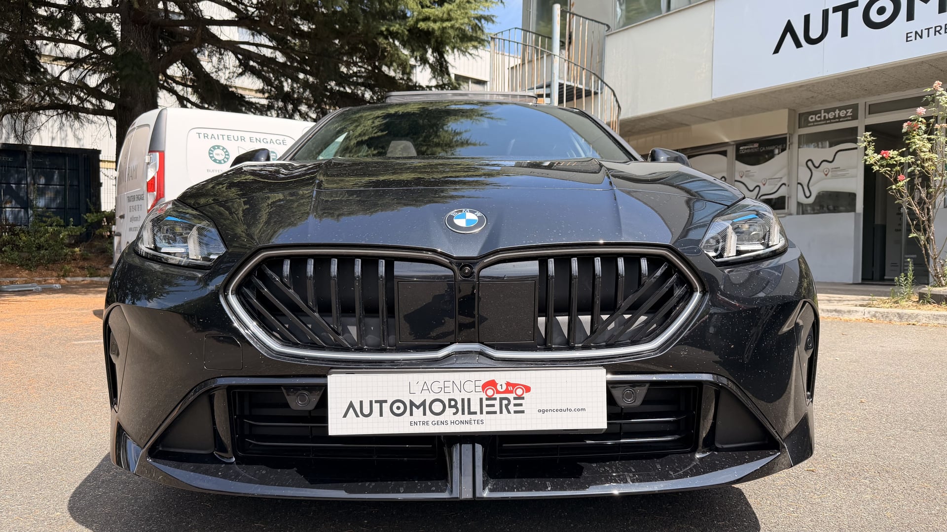 BMW Série 1 (F70) 120i 1.5 i 12V Hybrid DCT7 170 cv Boîte auto — 2