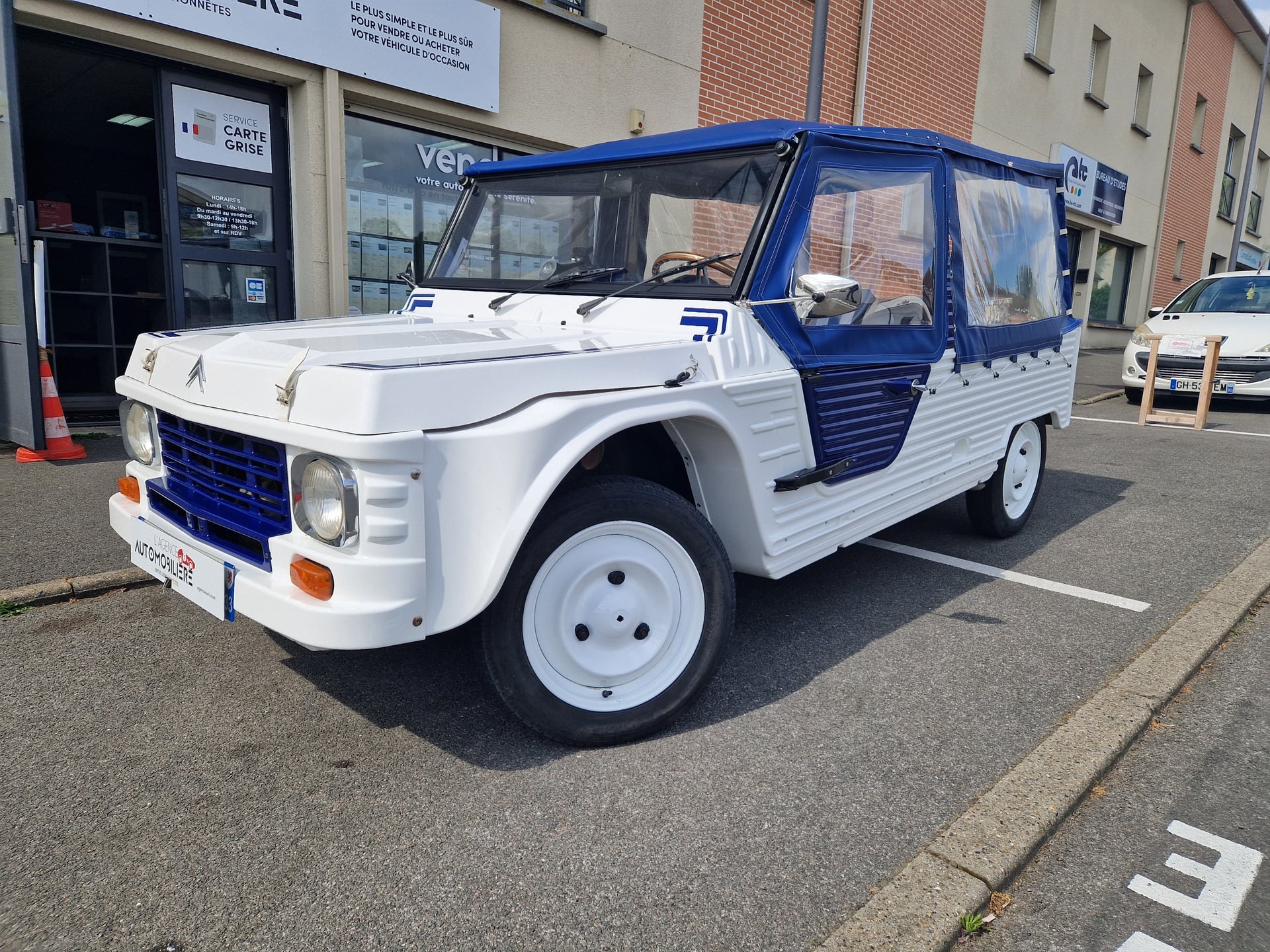 Citroen Mehari 650 refaite atelier Pyla CLASSIC CAR