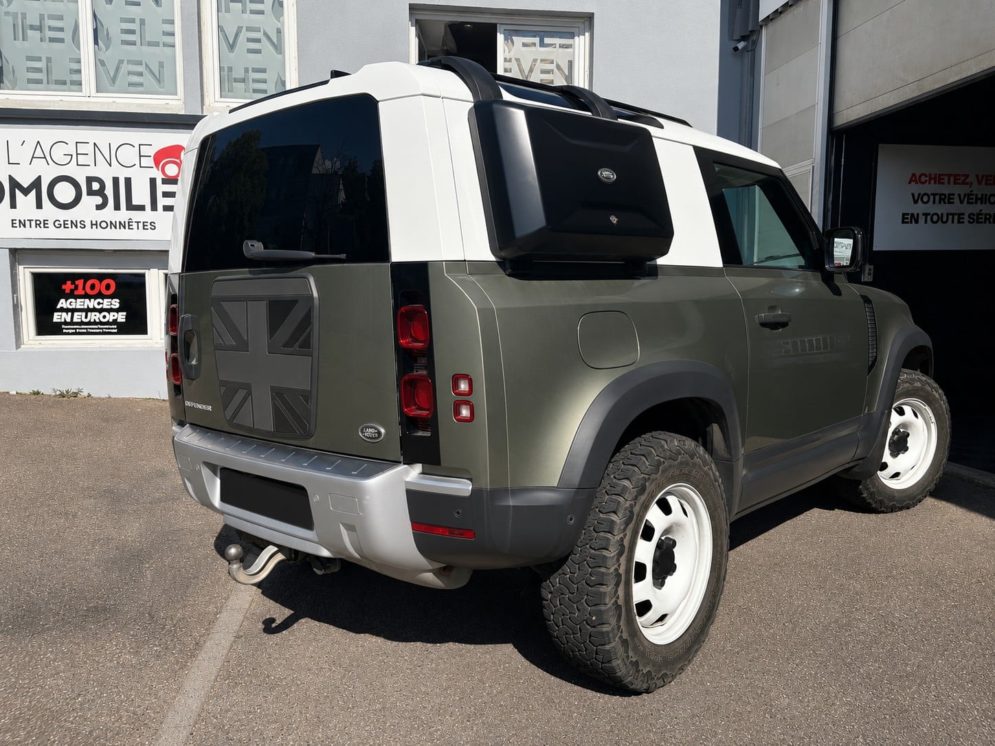 Land Rover Defender IV 3.0 D200 90 BVA 4X4 Hardtop 3PL Tva récupérable - Caméra 360° - Attelage - Bluetooth — 2