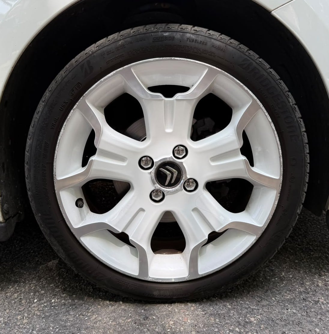 Citroen DS3 1.6 VTI 120 SO CHIC 1ERE MAIN, CUIR, SIEG. CHAUF. — 29