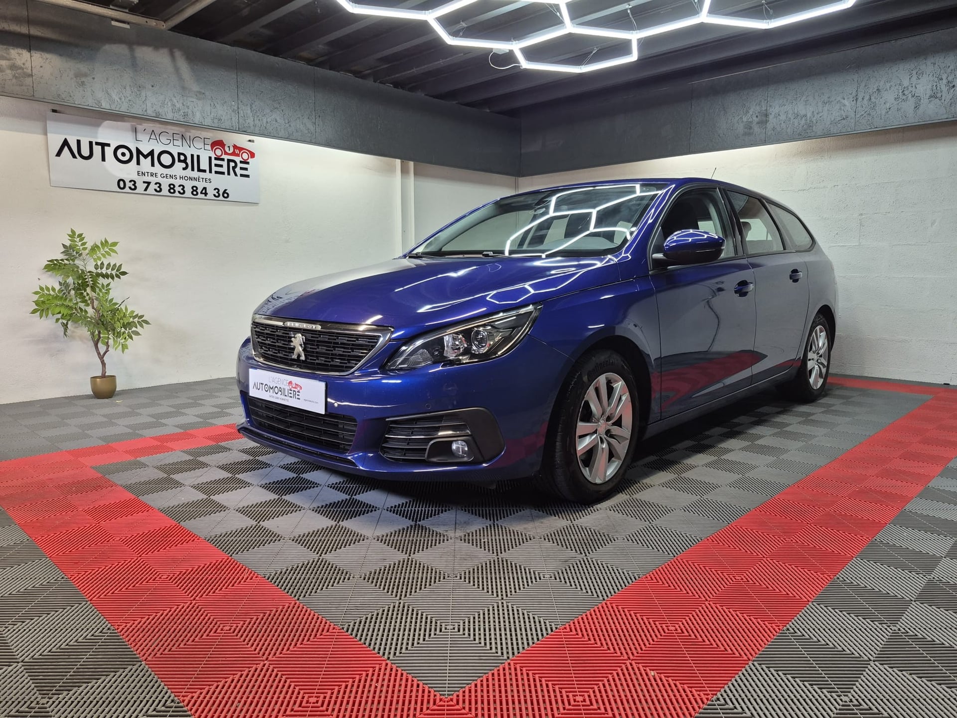 Peugeot 308 SW II (T9) SW Phase II 1.5 BlueHDi 16V EAT8 S&S 130 cv Boîte auto — 1