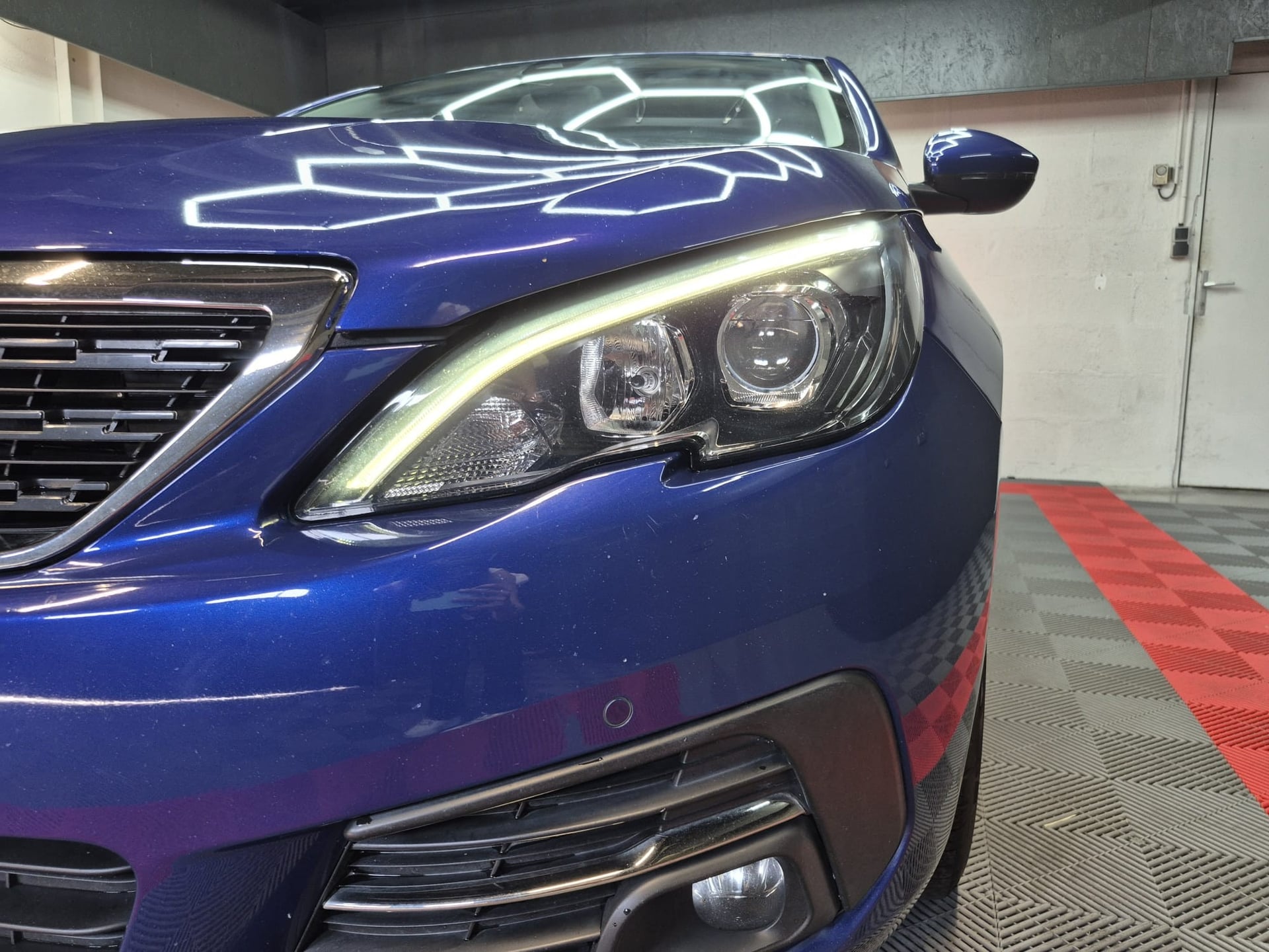 Peugeot 308 SW II (T9) SW Phase II 1.5 BlueHDi 16V EAT8 S&S 130 cv Boîte auto — 2