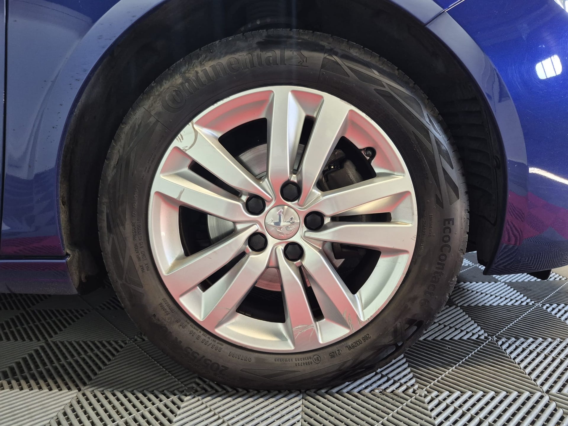 Peugeot 308 SW II (T9) SW Phase II 1.5 BlueHDi 16V EAT8 S&S 130 cv Boîte auto — 29