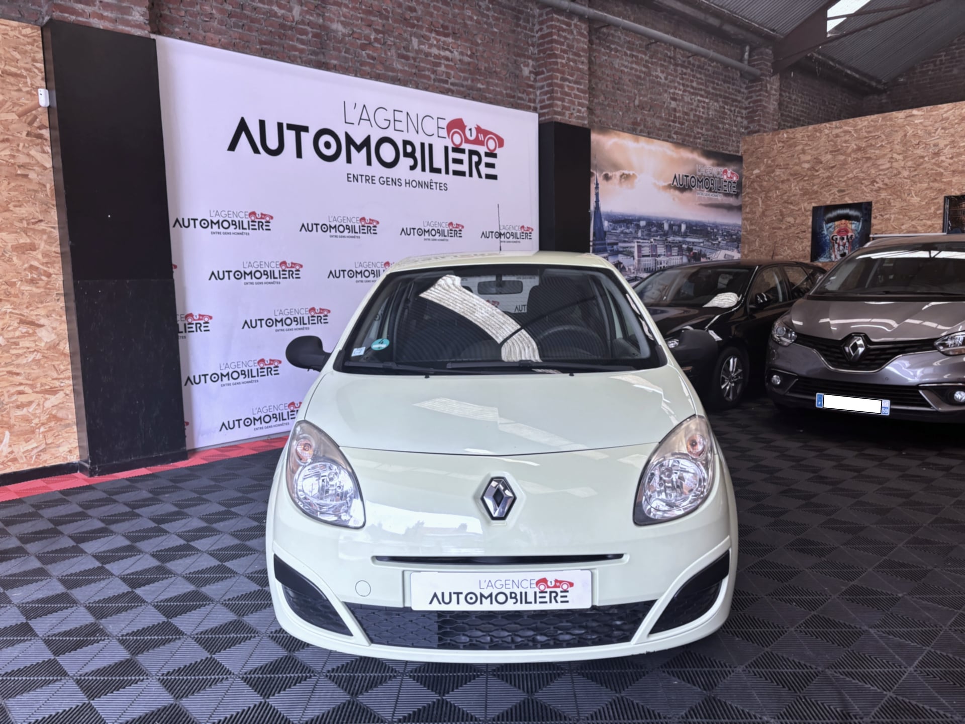 Renault Renault Twingo 2 1.2 69 ch Dynamique — 2