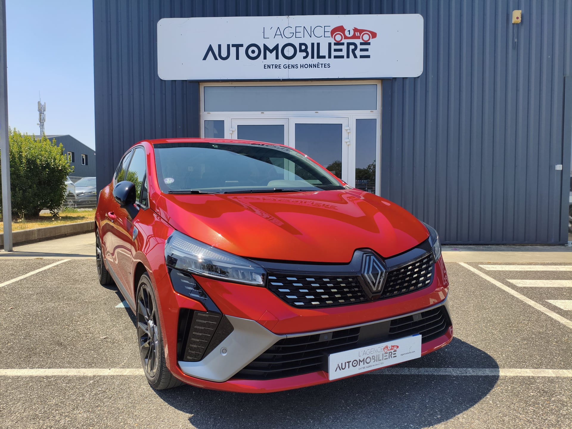 Renault Renault Clio 5 1l6 E-TECH 145H HYBRID 1.2KWH - ESPRIT ALPINE - Première main