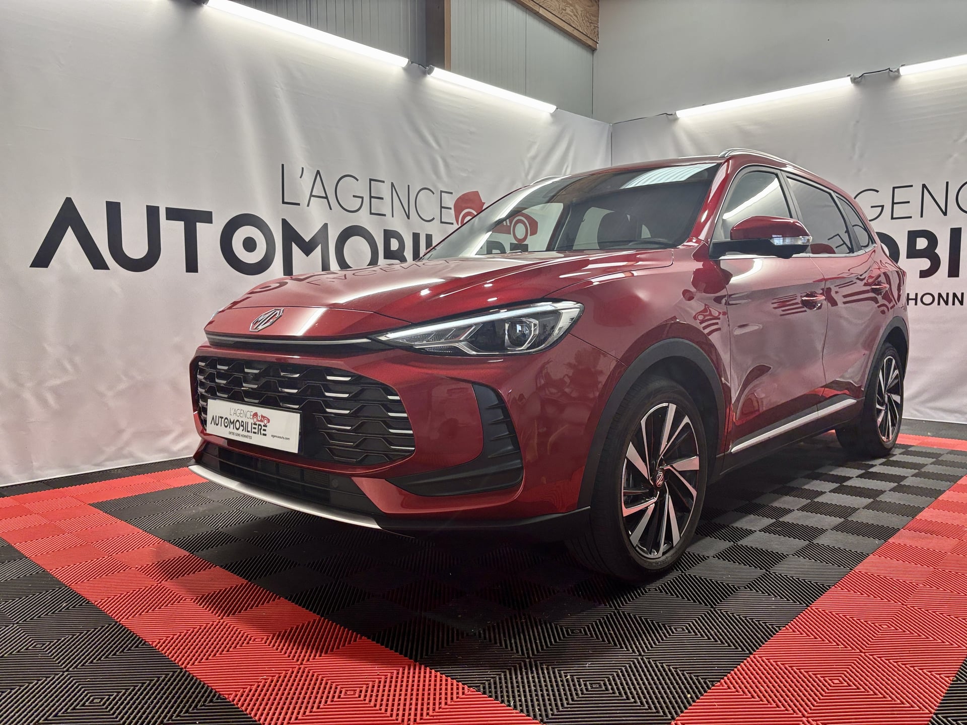 MG ZS III 1.5 HYBRID+ 197 LUXURY — 1