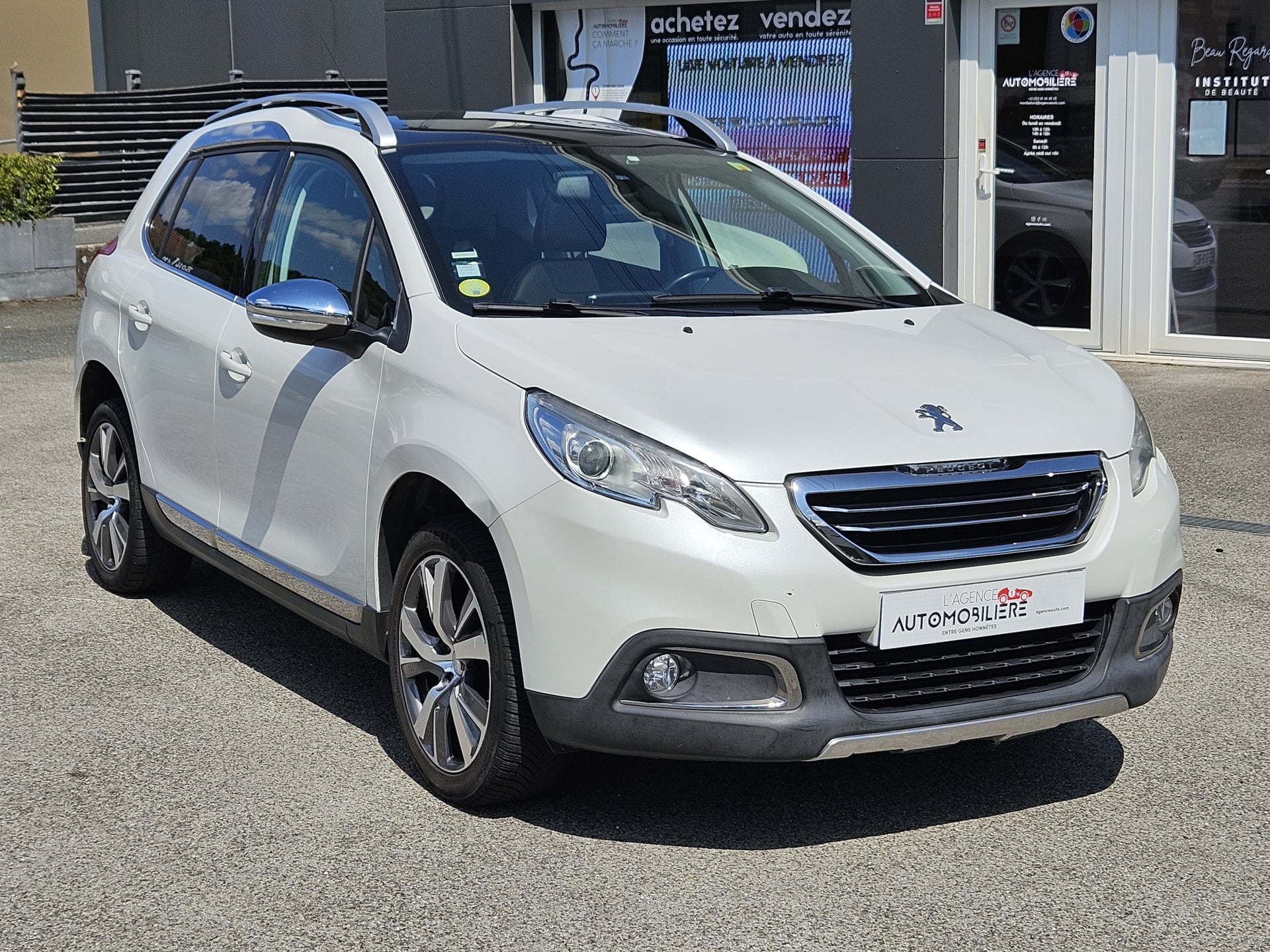 Peugeot 2008 1.6 BLUE HDI 100 CV FELINE TITANE (Grip Control, Toit Panoramique, GPS) — 2