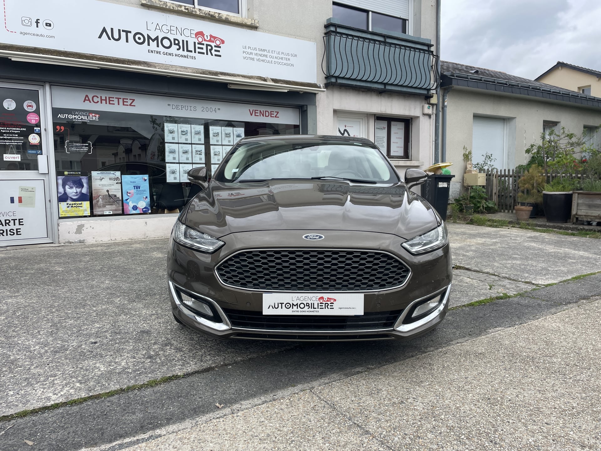 Ford Mondeo VIGNALE 2.0i 187cv Hybride eCVT Boîte auto - Toit ouvrant — 2