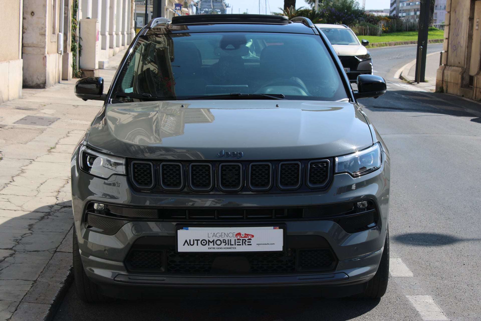 Jeep Compass 1.3 GSE T4 240H 180 4XE PHEV HYBRID 11.4KWH S E-AWD AWD BVA ( Toit ouvrant panoramique, Sièges électriques ... ) — 2