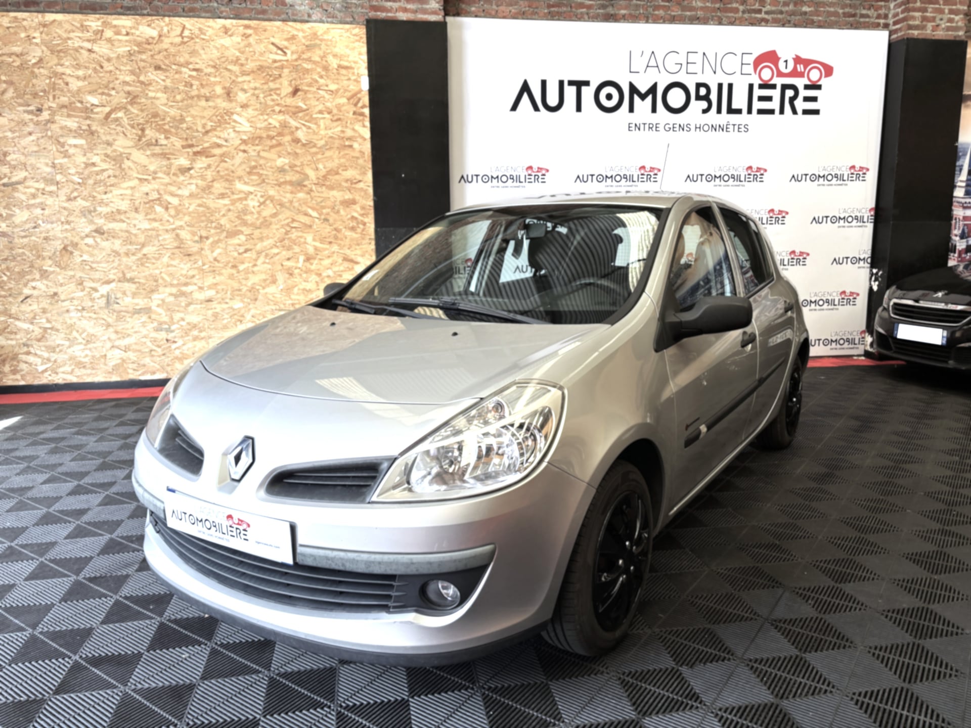Renault Clio PHASE 3 - 1.2 16V - 75 CH COMMUNITY
