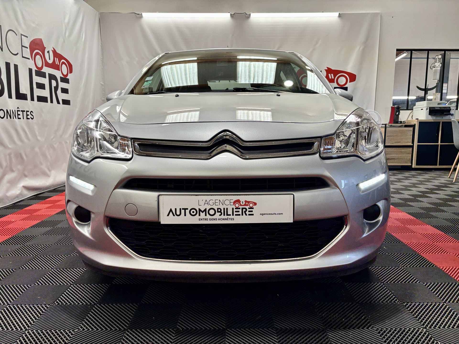 Citroen C3 II (2) 1.4 HDI 70 FAP CONFORT — 2