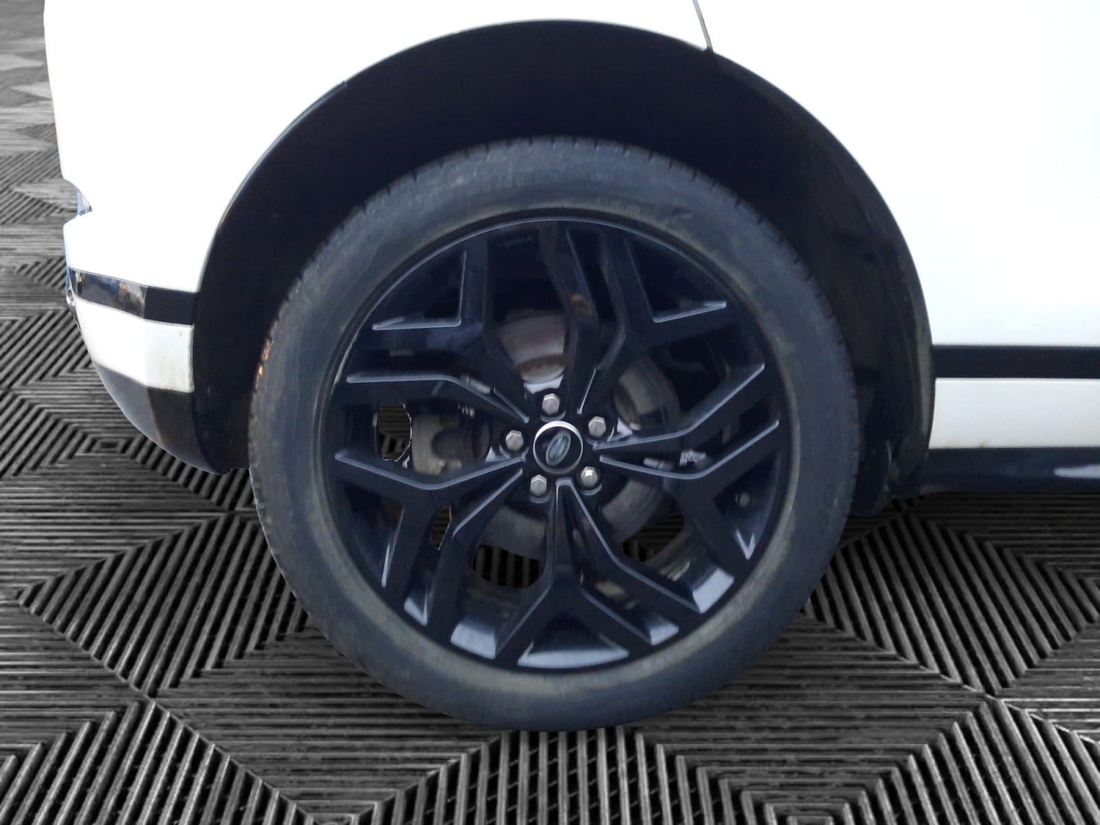 Land Rover Range Rover Evoque 1.5i Turbo PHEV 4WD P300e R-Dynamic S/ Garantie 12 Mois — 37