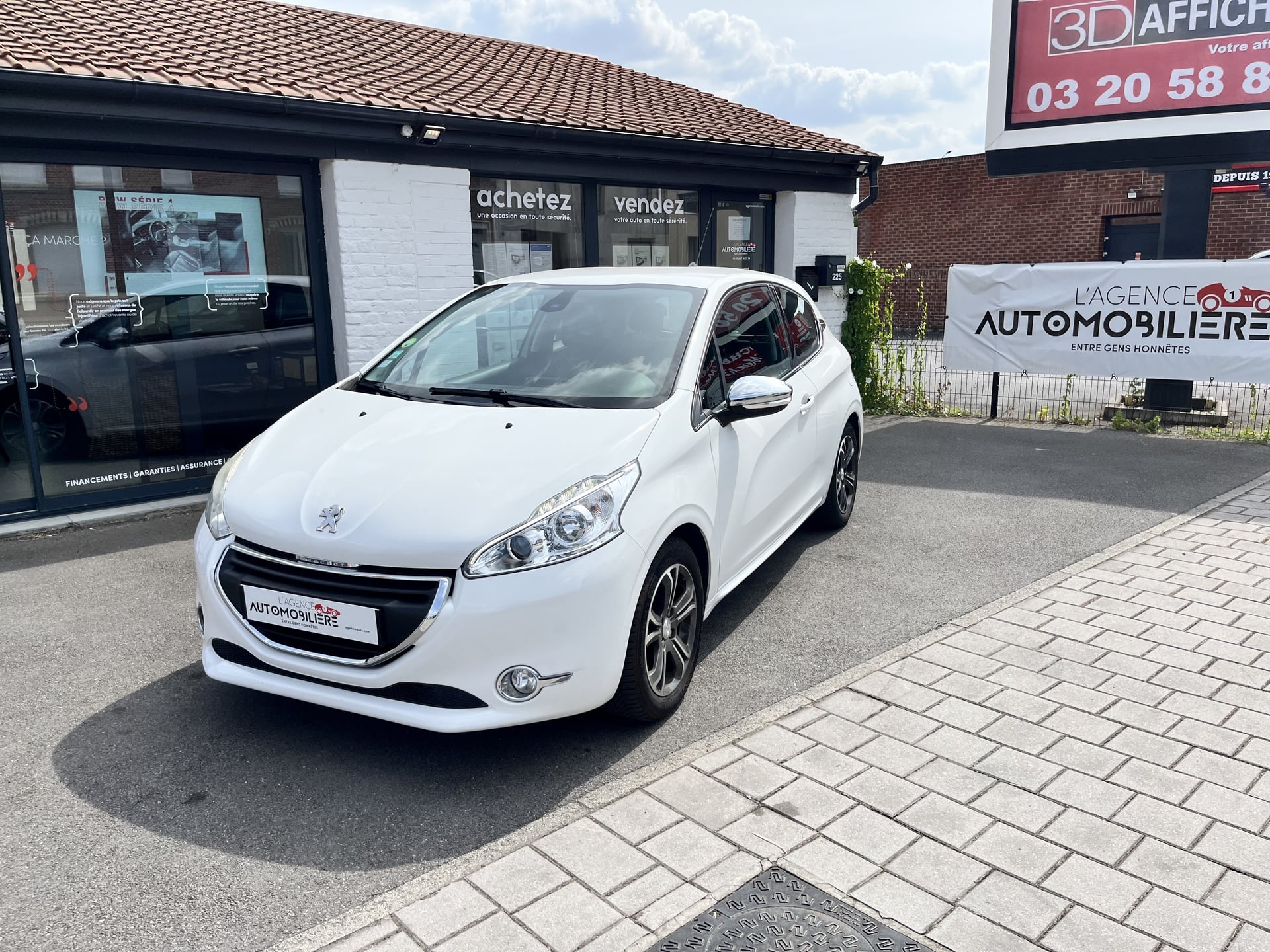 Peugeot 208 1.6 e-HDi FAP Allure 3p — 1