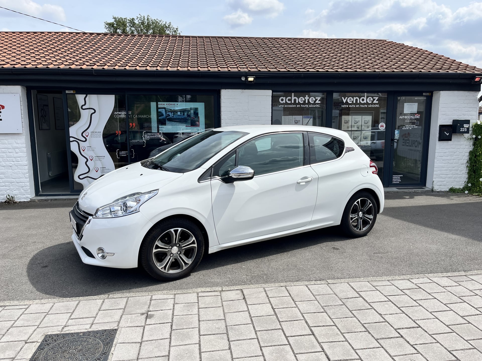 Peugeot 208 1.6 e-HDi FAP Allure 3p — 2