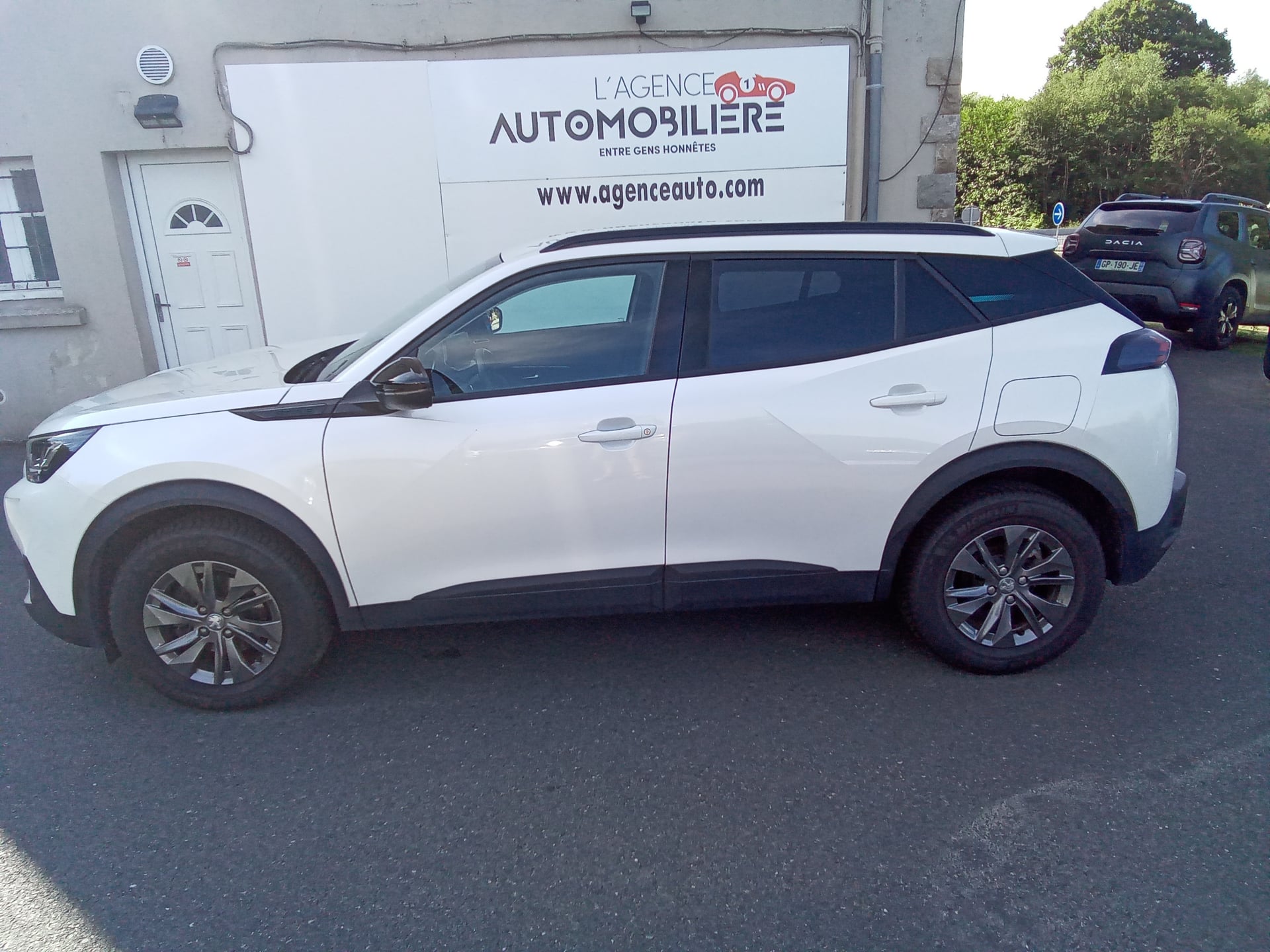 Peugeot Peugeot 2008 1.2 130 STYLE EAT8 — 2