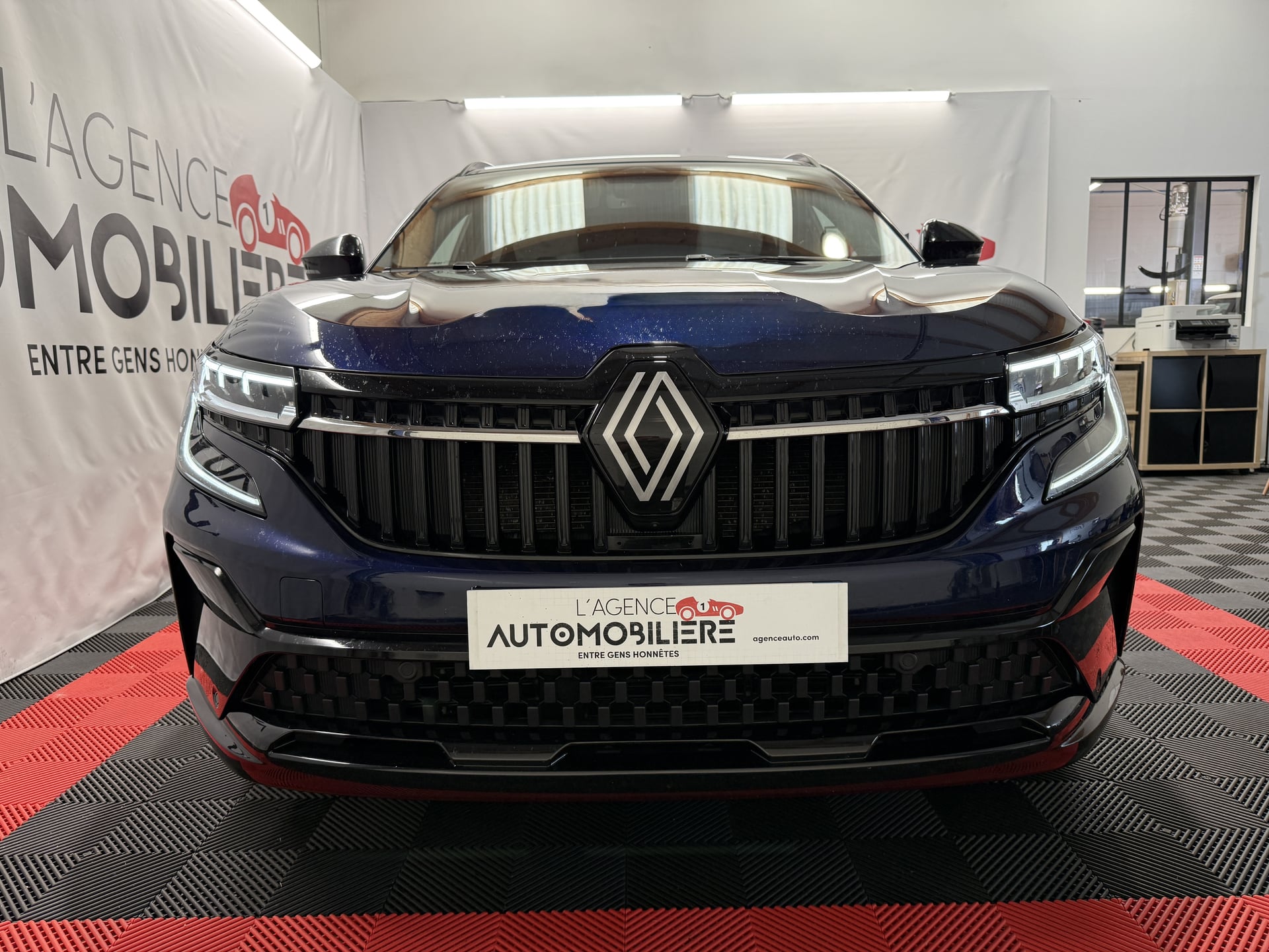 Renault Espace VI (2) 1.2 FULL HYBRID E-TECH 200 ICONIC 7PL — 2