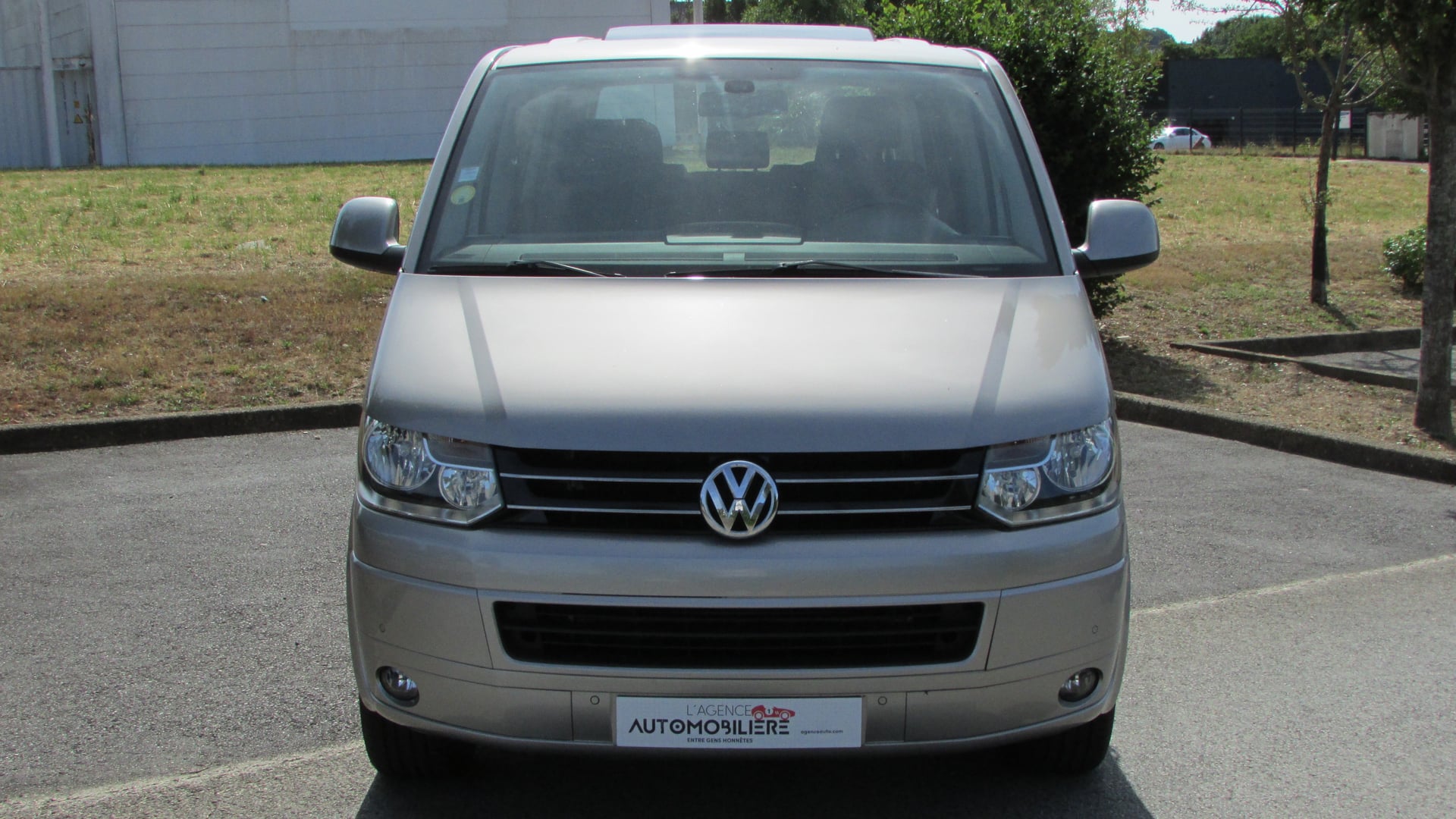 Volkswagen Multivan 2,0L TDI 180CH BLUEMOTION DSG7 CONFORTLINE 7 PLACES — 2