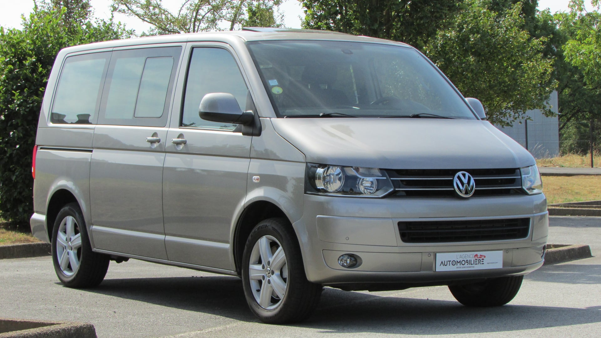 Volkswagen Multivan 2,0L TDI 180CH BLUEMOTION DSG7 CONFORTLINE 7 PLACES — 1