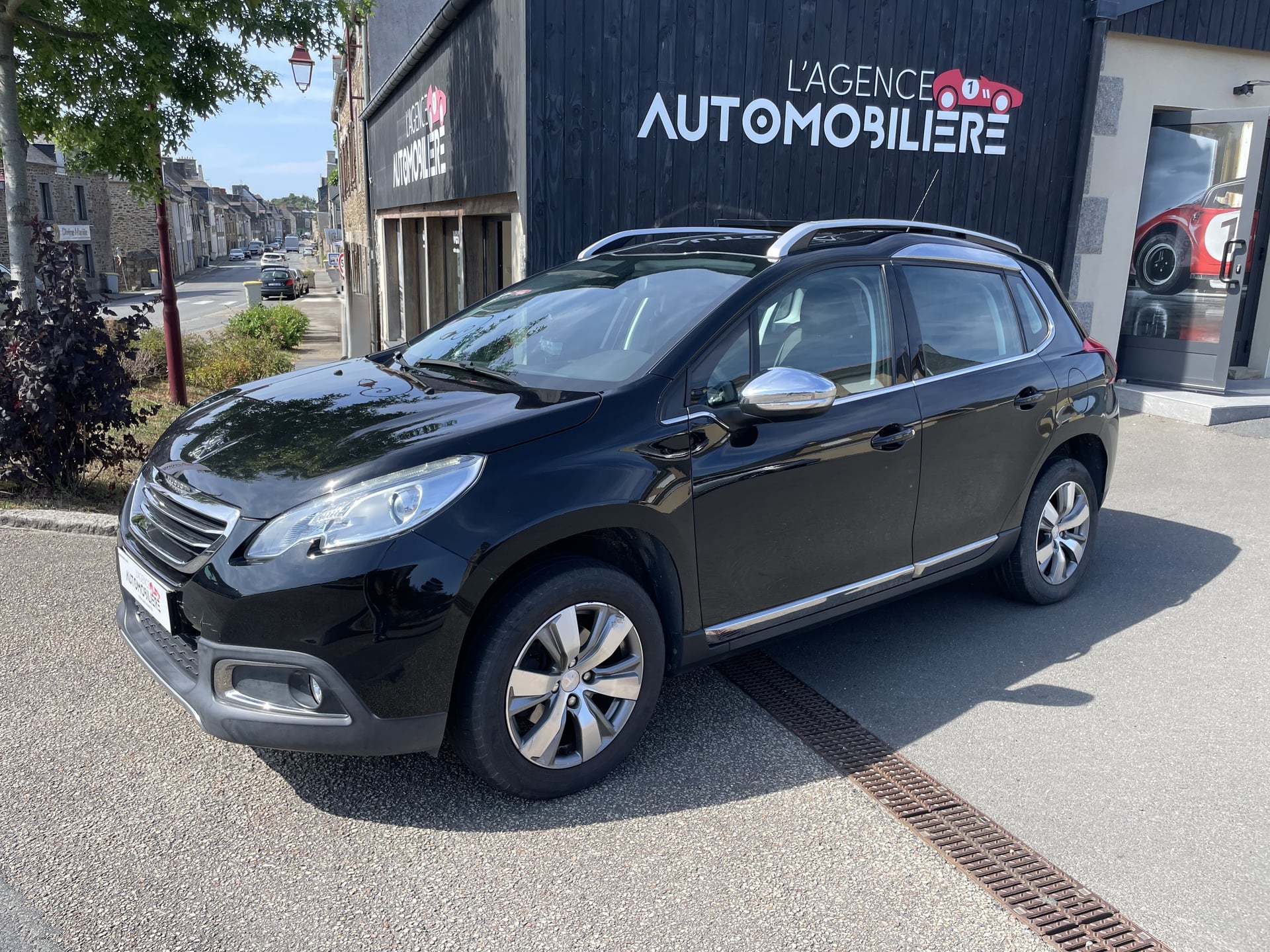 Peugeot 2008 1.6 VTI 120 CH ALLURE — 1