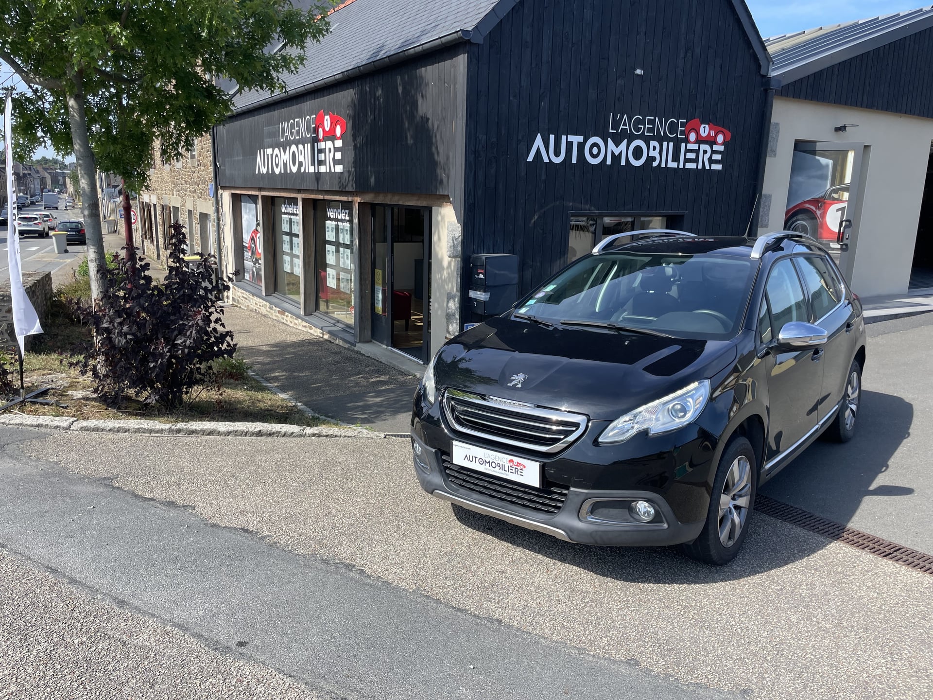 Peugeot 2008 1.6 VTI 120 CH ALLURE — 40