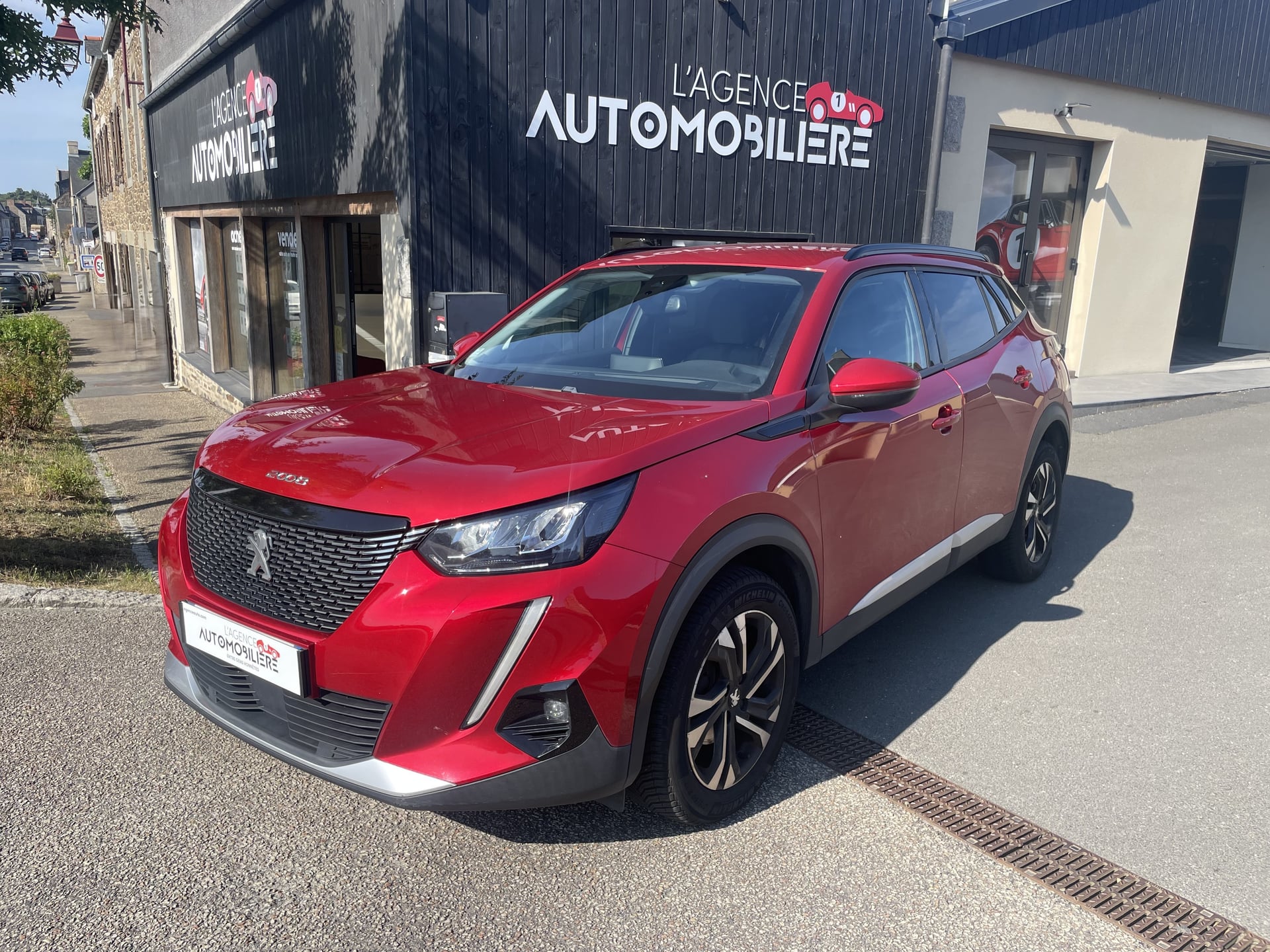 Peugeot Peugeot 2008 1.5 BLUEHDI 110 CH ALLURE PACK — 1