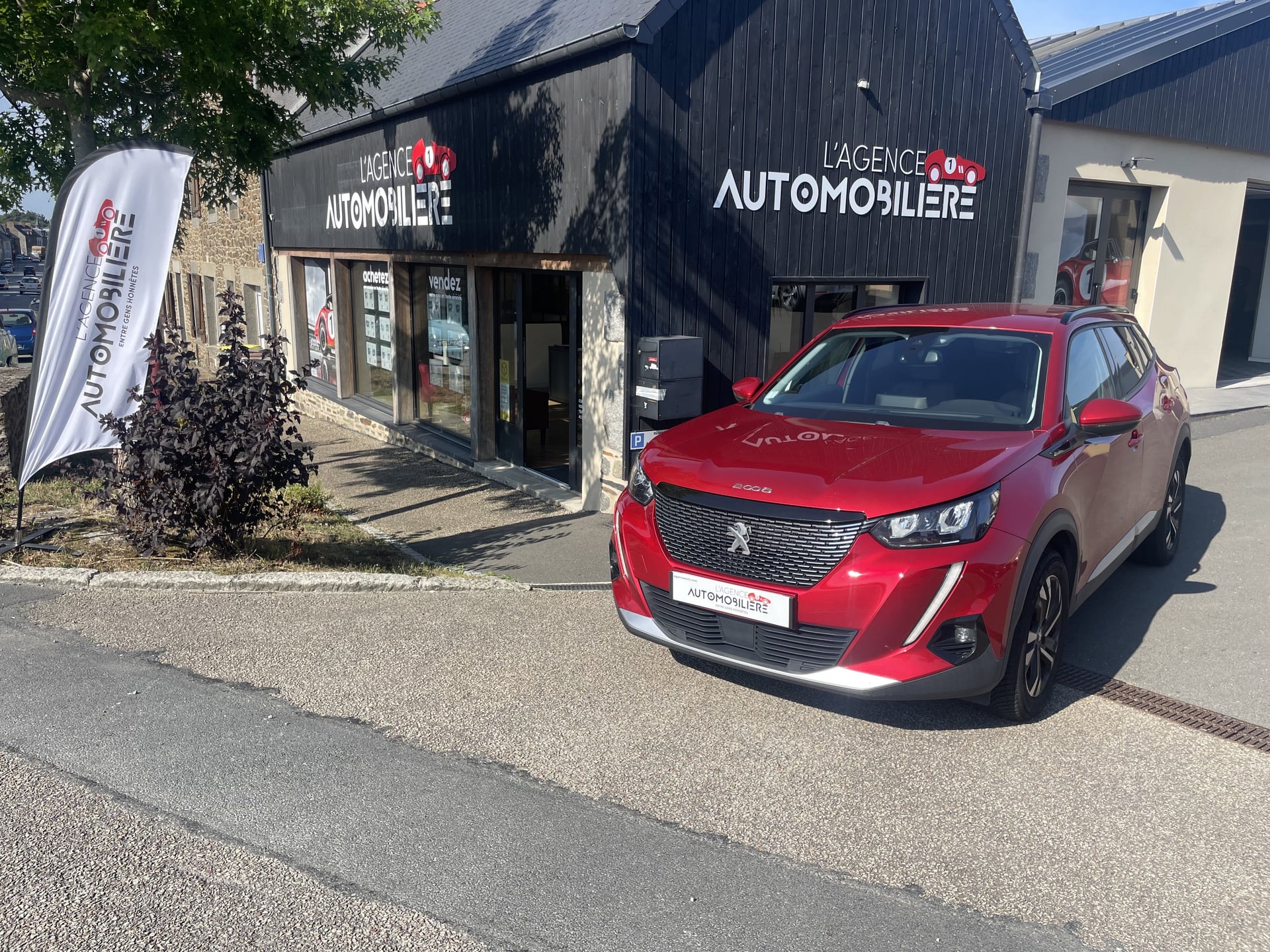 Peugeot Peugeot 2008 1.5 BLUEHDI 110 CH ALLURE PACK — 37