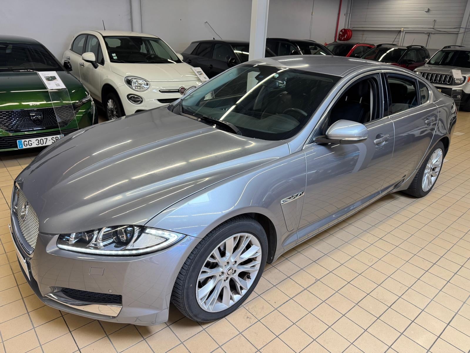 Jaguar XF 2.2D i4 Luxe