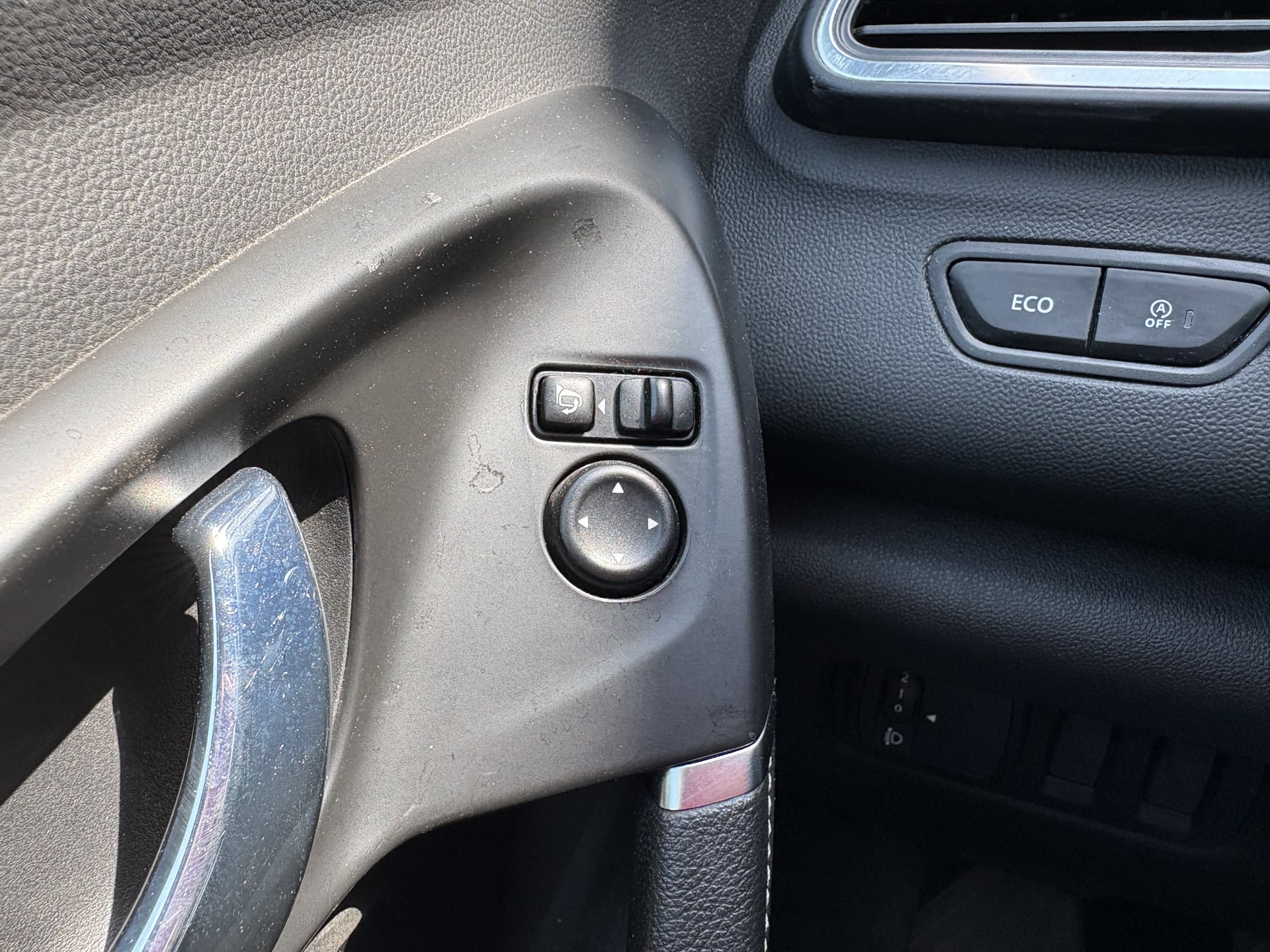 Renault Kadjar 1.5 DCi 110ch energy Intens eco² Caméra de recul - Bluetooth - Climatisation automatique — 32