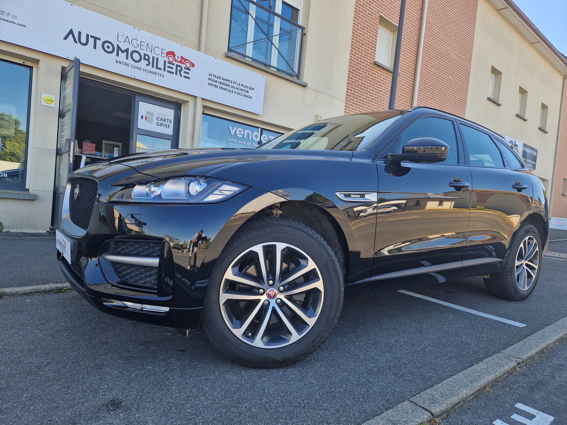 Jaguar F-Pace 2.0 250 15CV R-SPORT 4X4 BVA