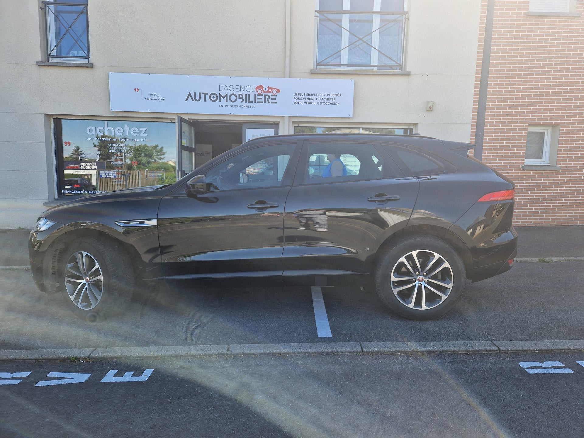 Jaguar F-Pace 2.0 250 15CV R-SPORT 4X4 BVA — 2