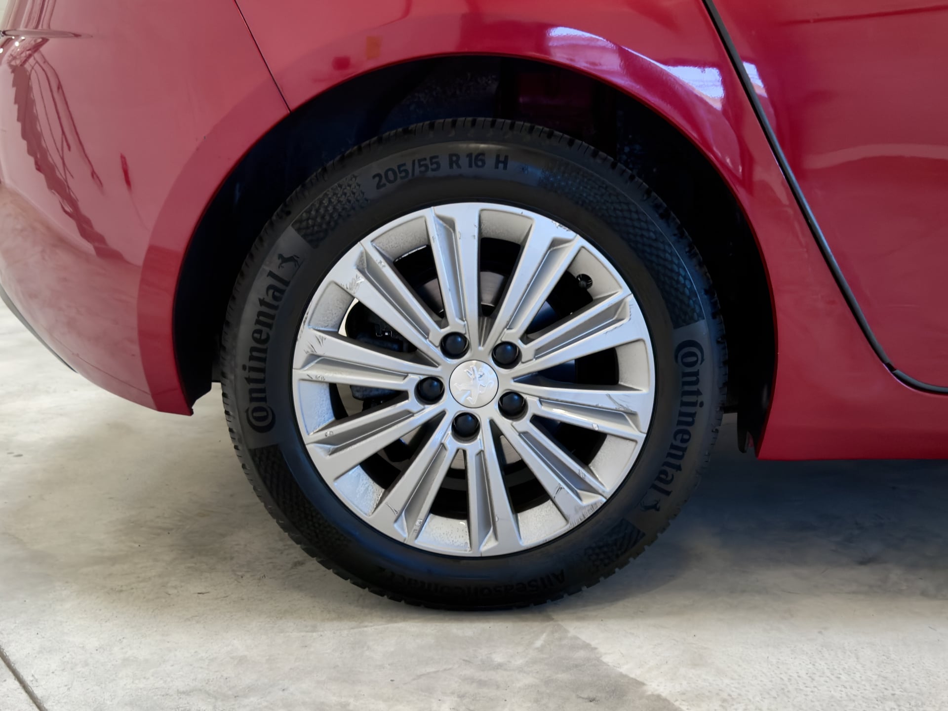 Peugeot 308 1.2 Puretech 130 Allure – Française - Garantie 12 Mois - Distribution OK - CarPlay Caméra Keyless Boîte Auto — 32