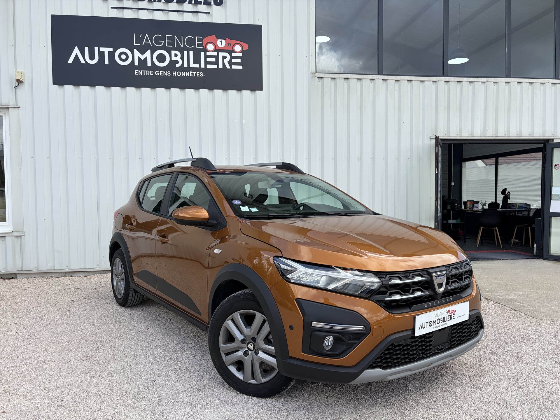 Dacia Sandero III 1.0 TCE - 100cv STEPWAY CONFORT / 1 500km
