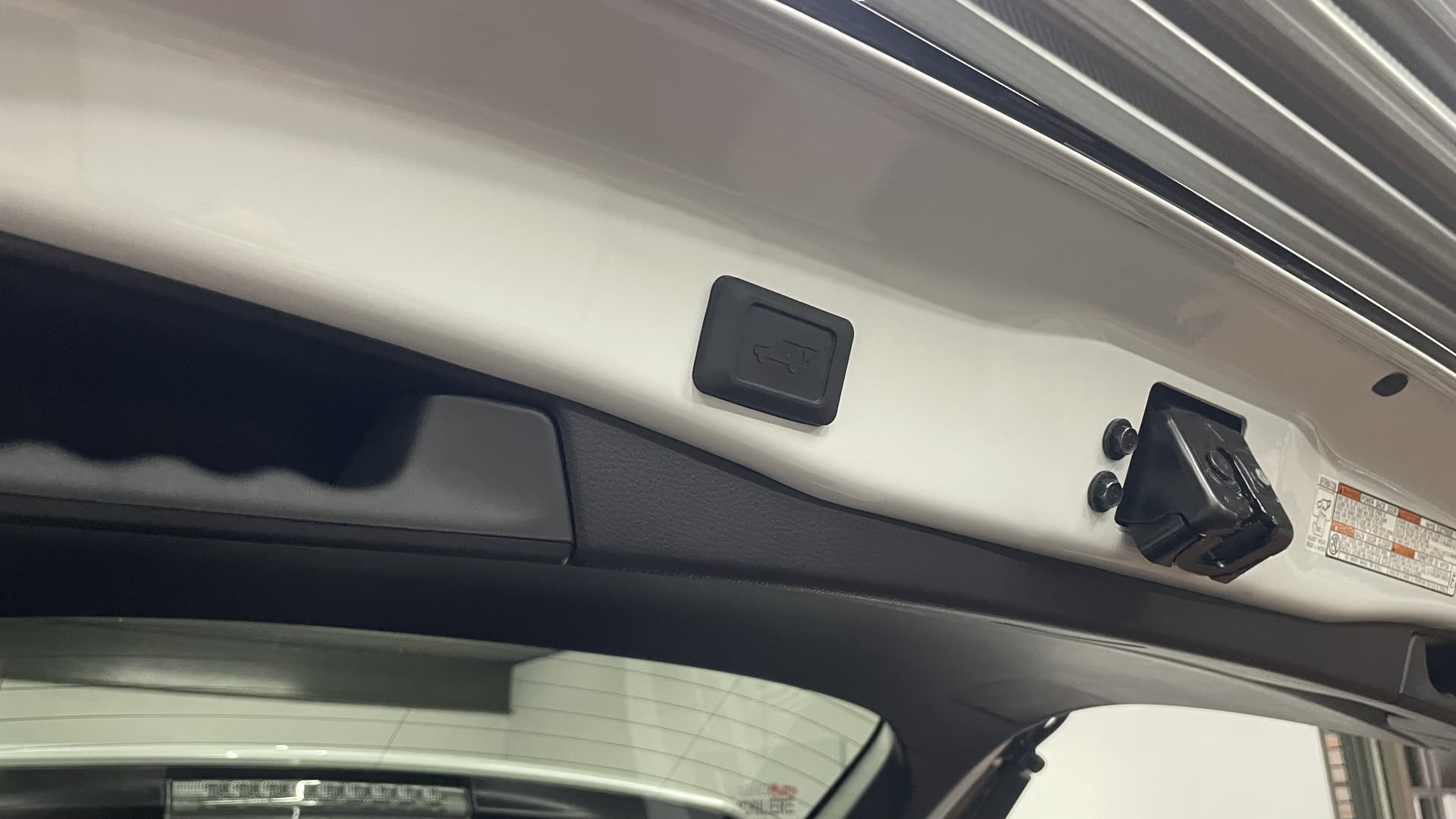 Toyota RAV4 2.5 Hybride Rechargeable 306ch Design AWD-i MY24 — 36