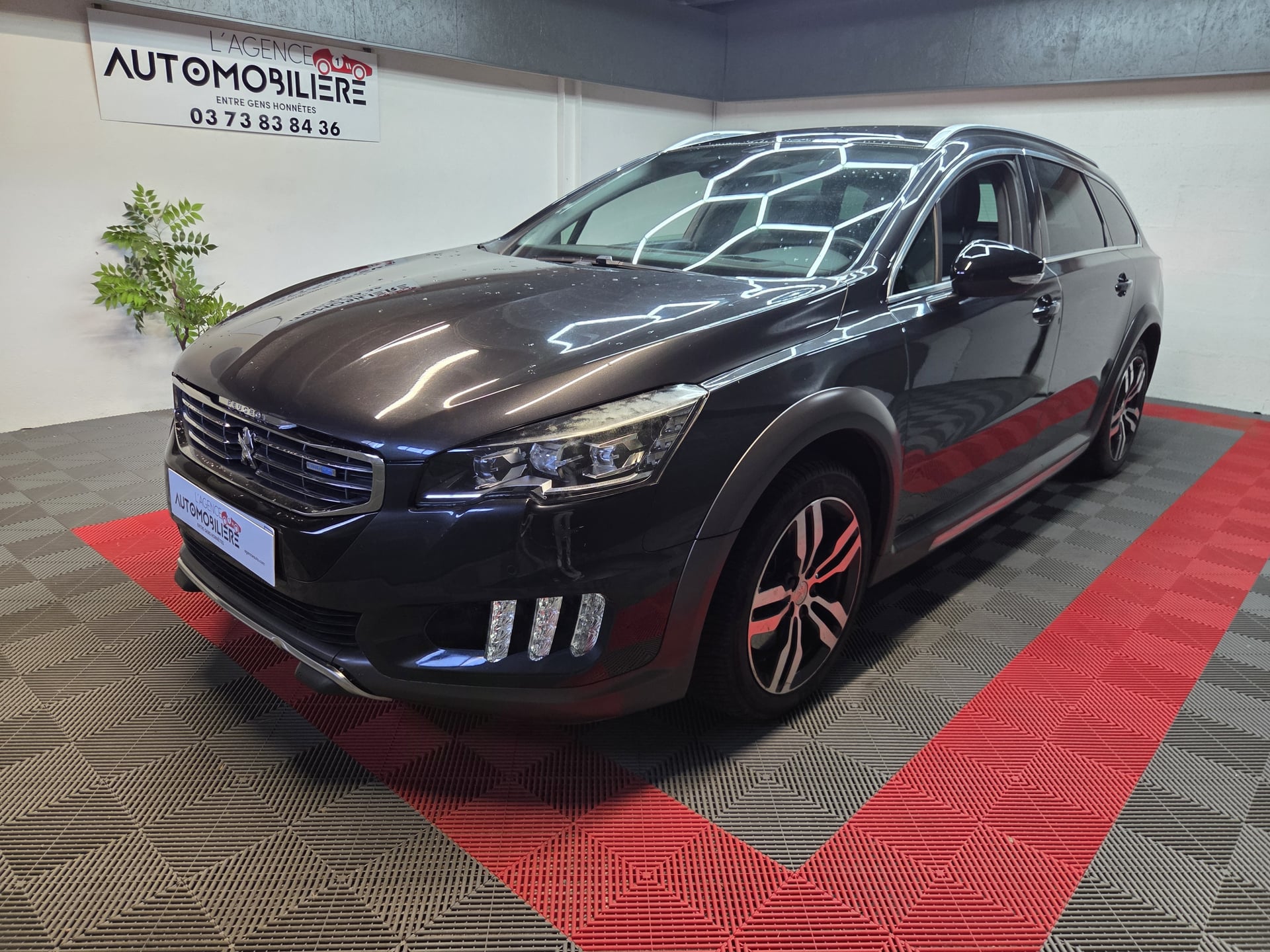 Peugeot 508 SW 508 SW RXH 2.0 HDi 180 Féline EAT6 — 1